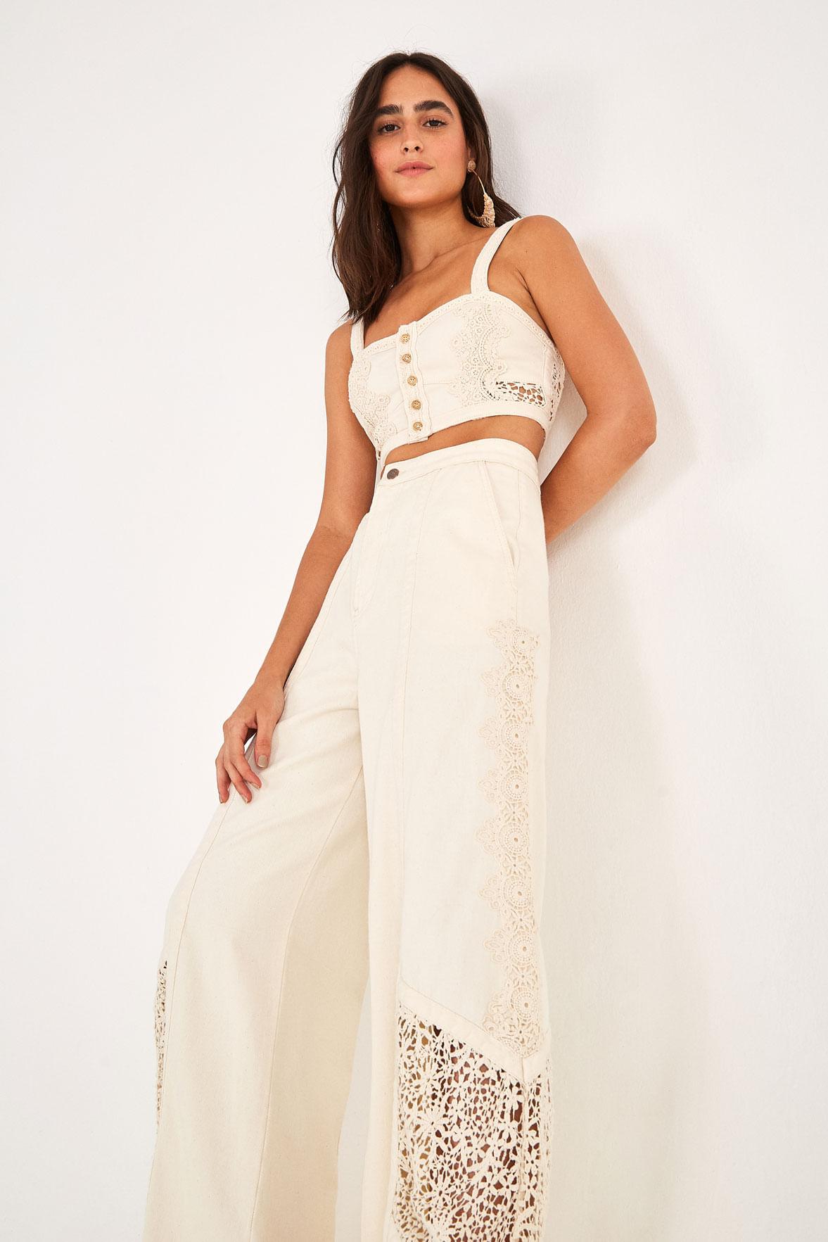 calça pantalona de renda