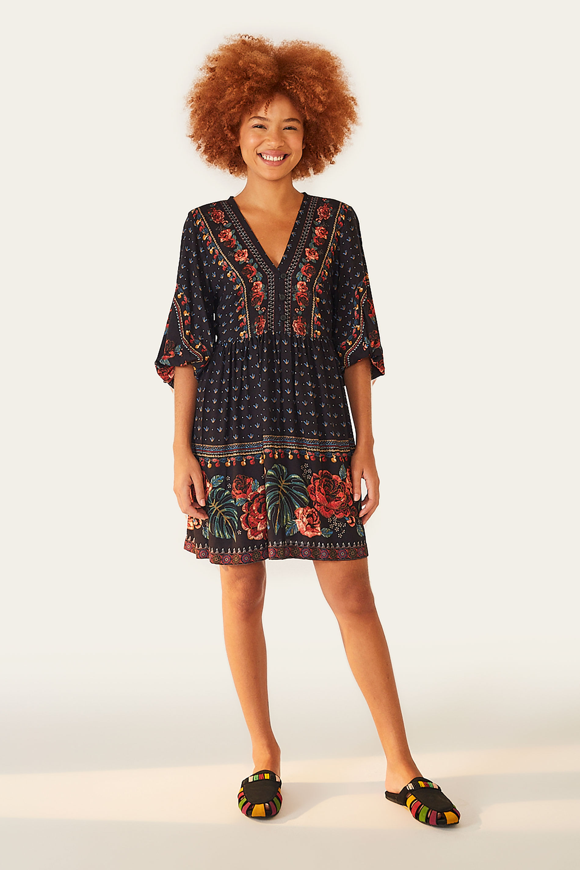 short bordando flor farm