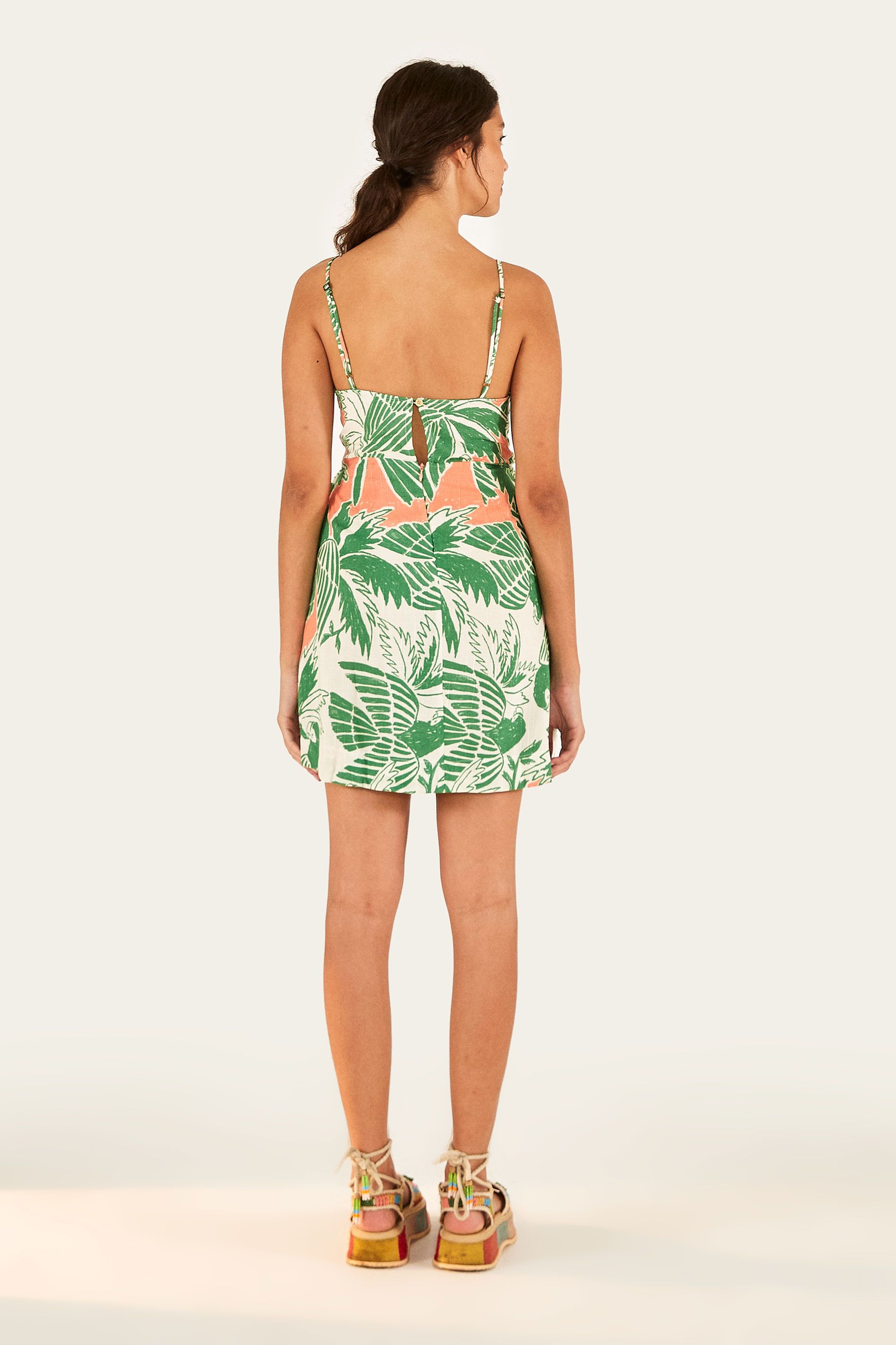 Vestido Curto Estampado Voo Das Cores