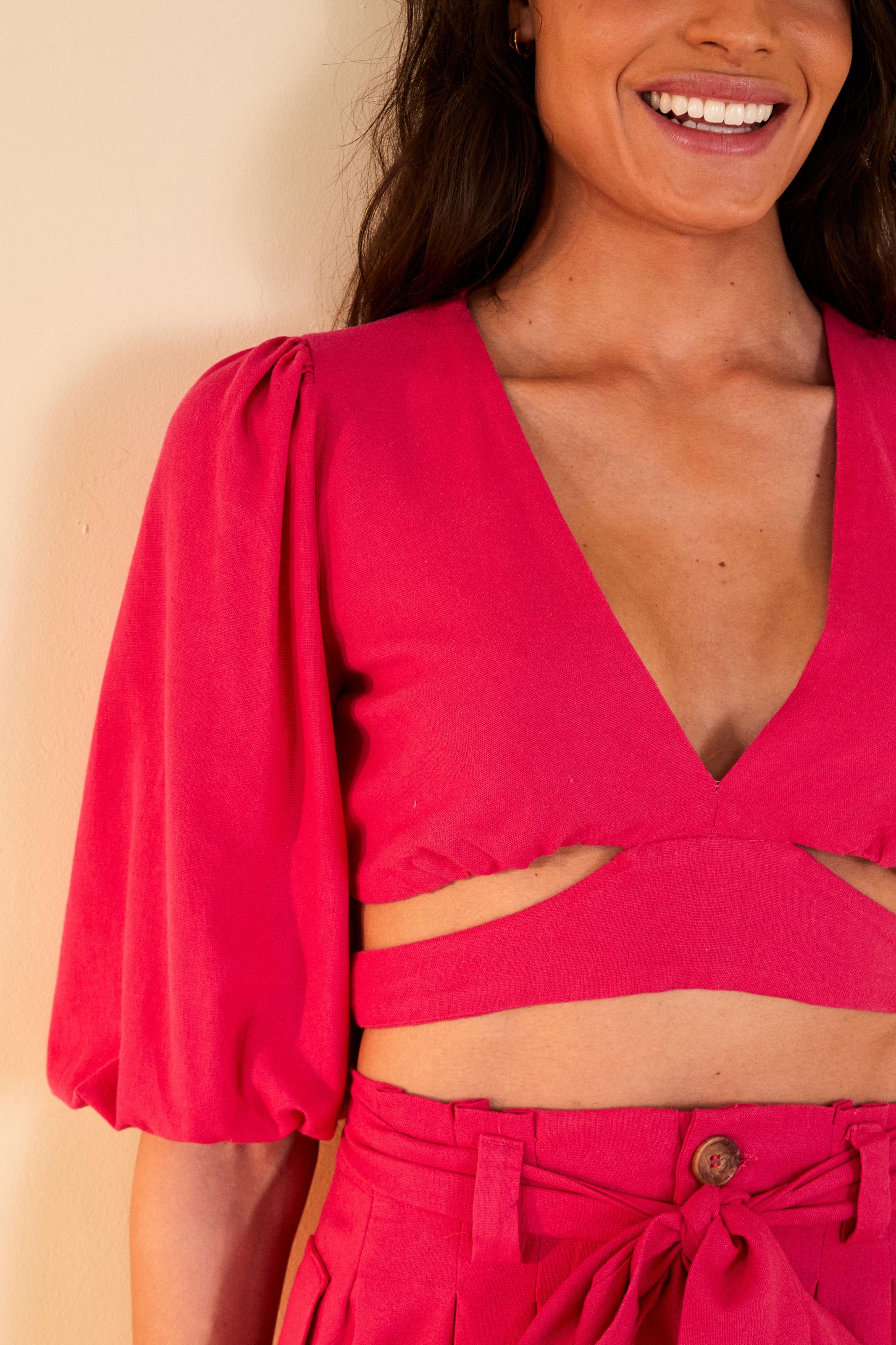 Blusa Cropped Com Recorte