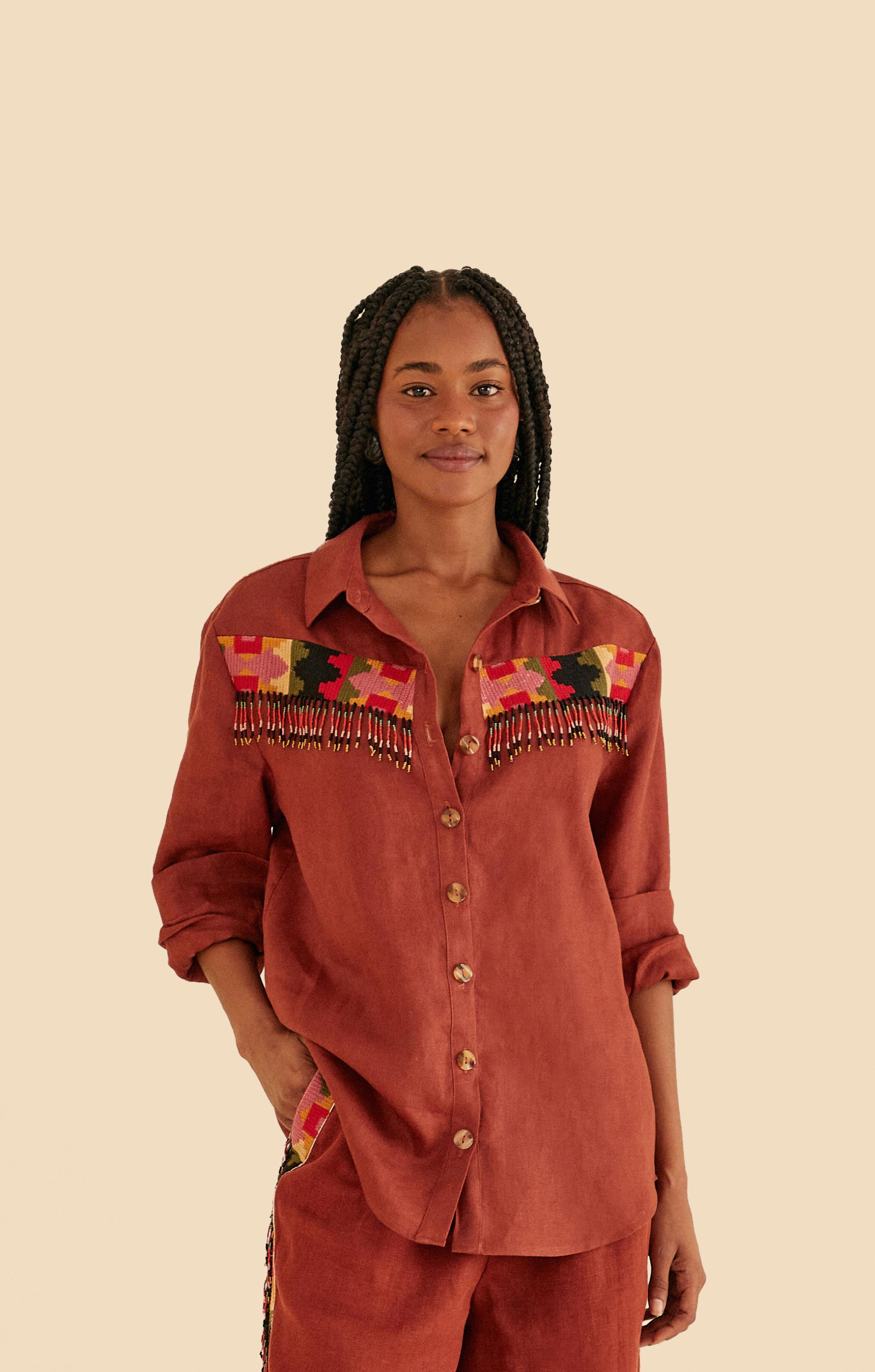 Camisa Alfaiataria Bordada
