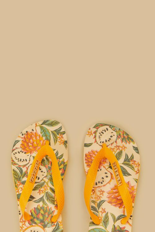 325484_46216_2-HAVAIANAS-ESTAMPADAS-BIRIBA-OFF-AMARELO