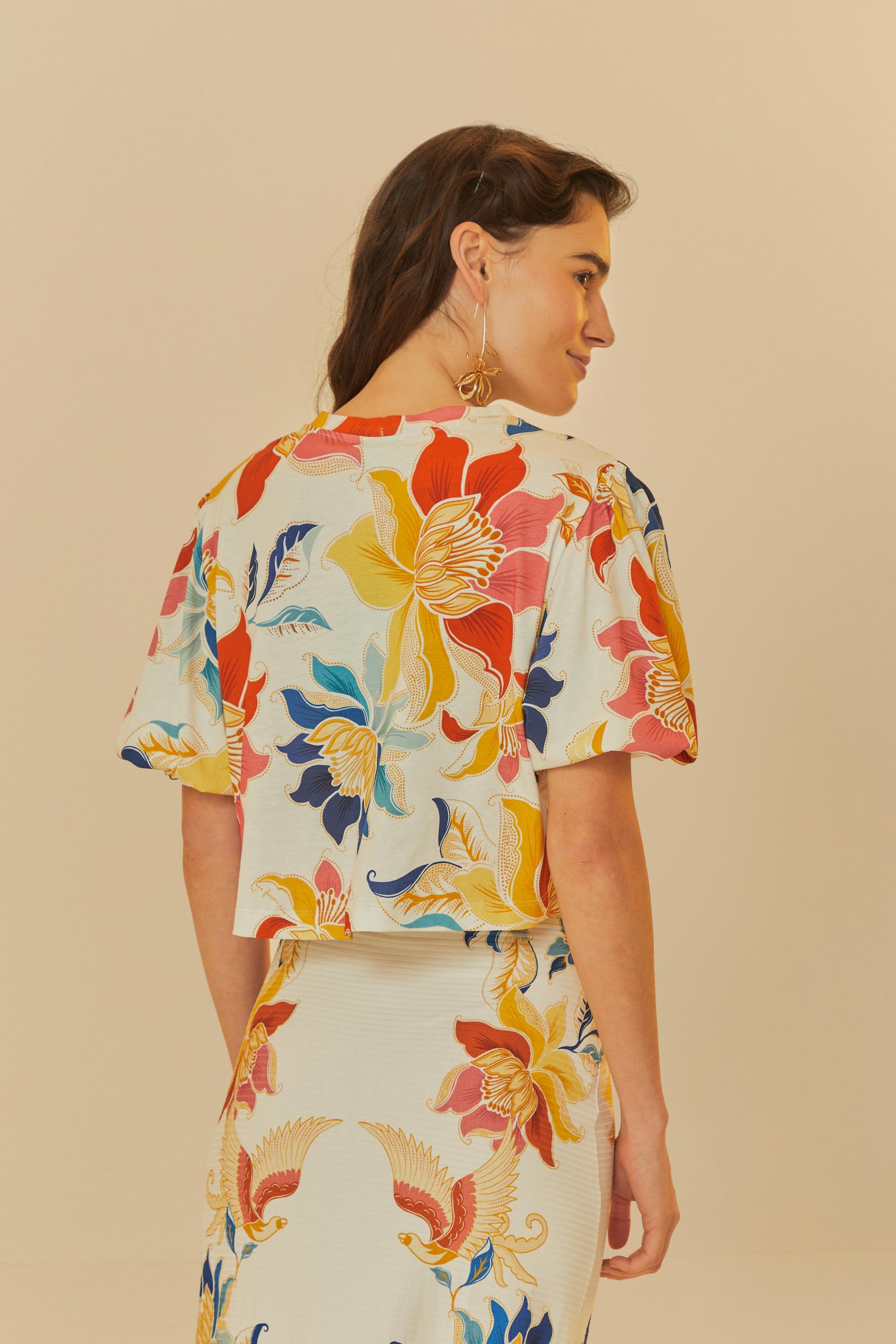 T-Shirt Cropped Estampada Floral Majestoso