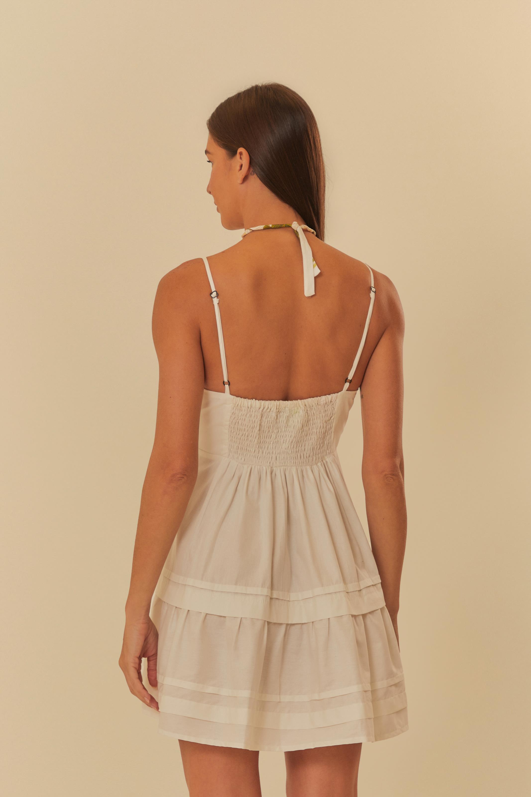 Vestido Curto Pregas