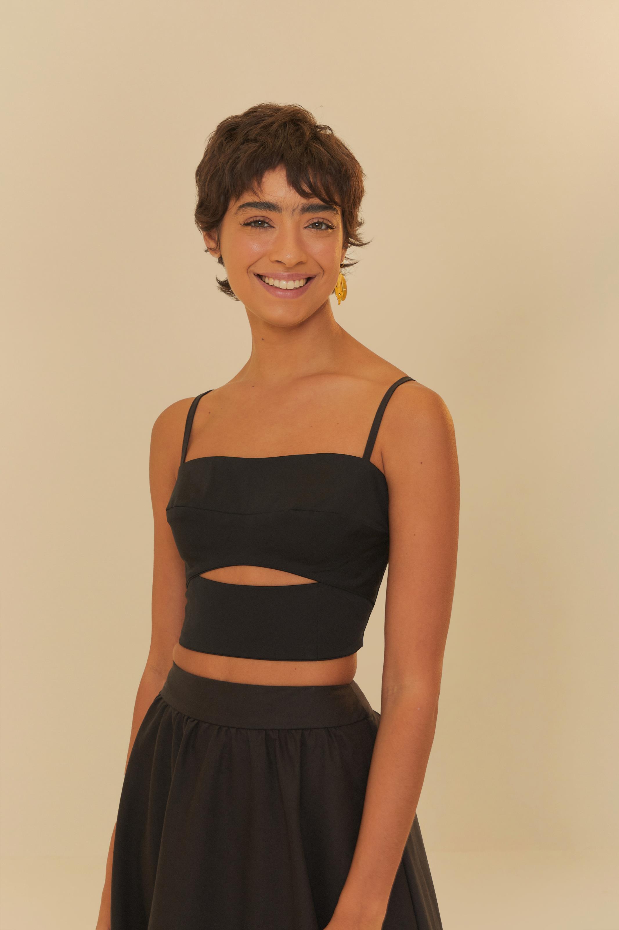 Blusa Cropped Recortes