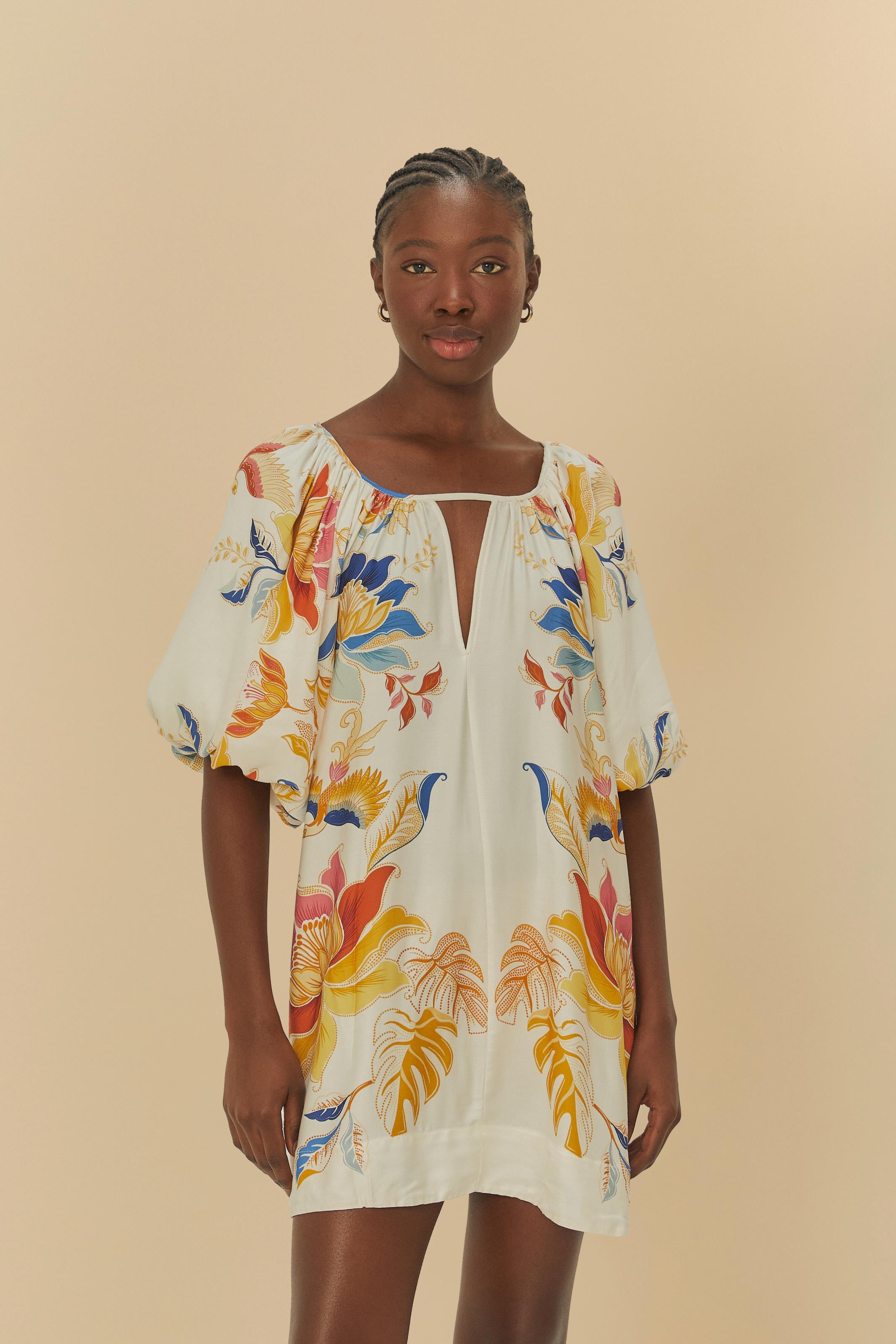 Vestido Curto Com Estampa Floral e Cinto