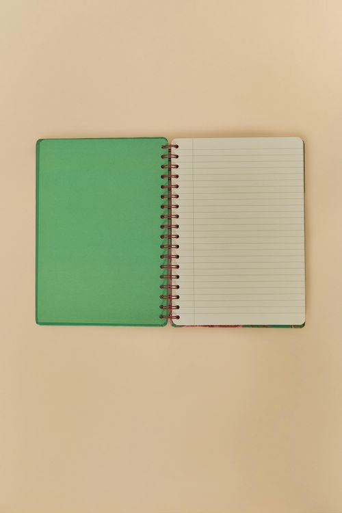 335686_49145_2-CADERNO-UNIVERSITARIO-ESPIRAL-ESTAMPADO-FRUTA