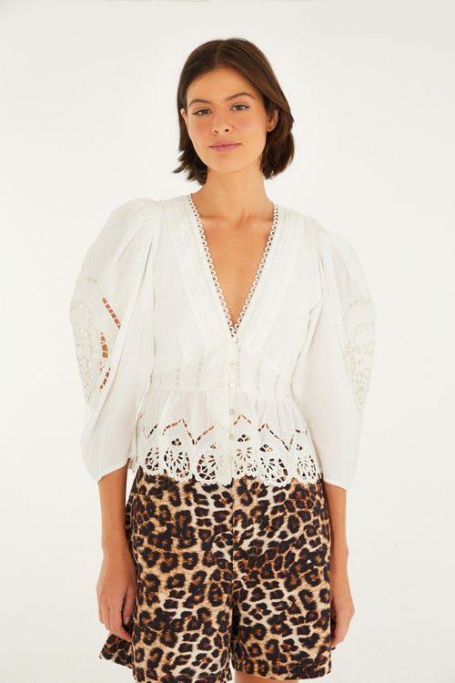 341423_07448_1-BLUSA-BORDADA-CORACOES