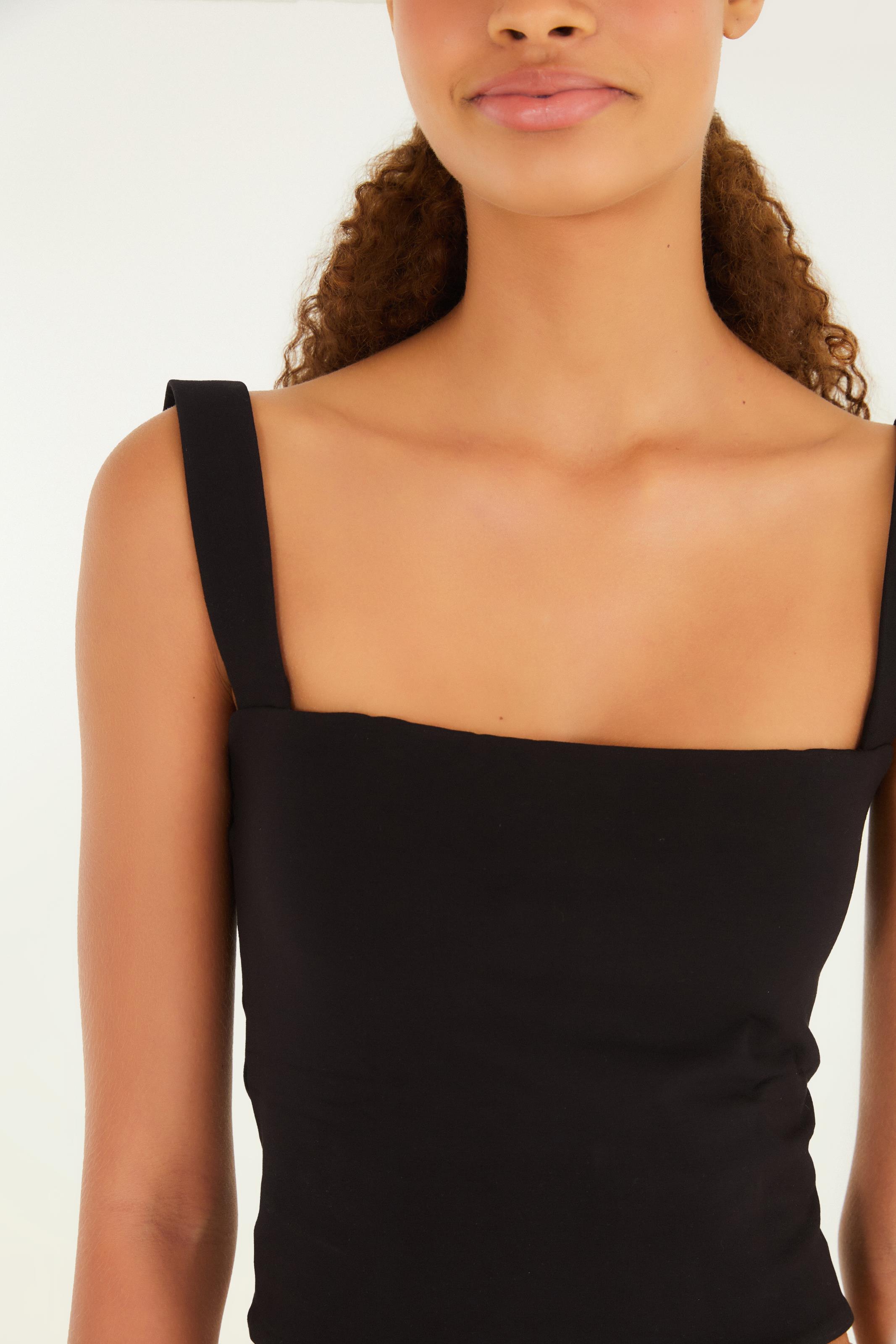 Blusa Decote Reto