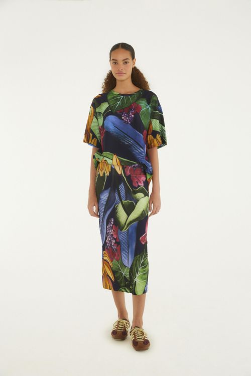 343895_51455_2-T-SHIRT-BASICA-BANANA-UVA