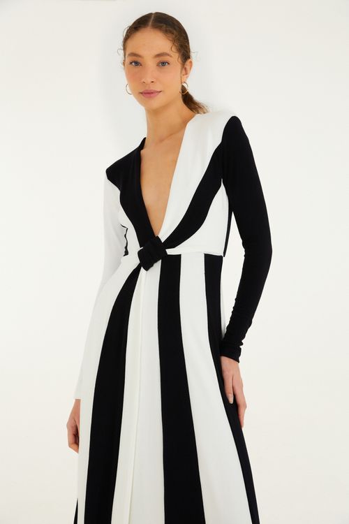 343517_0013_2-VESTIDO-DECOTE-CREPE
