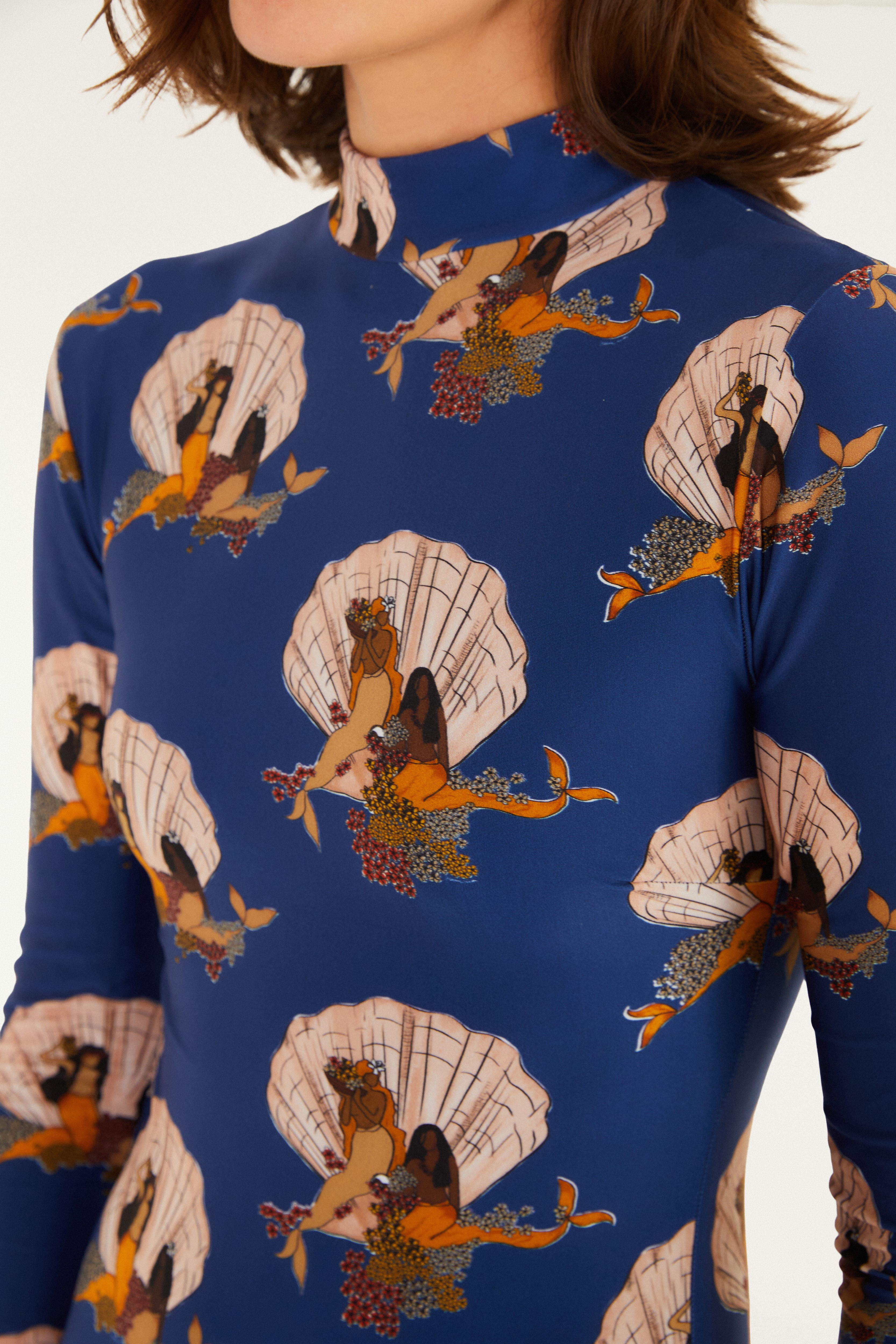 Maiô Manga Longa Estampado Sereia Concha