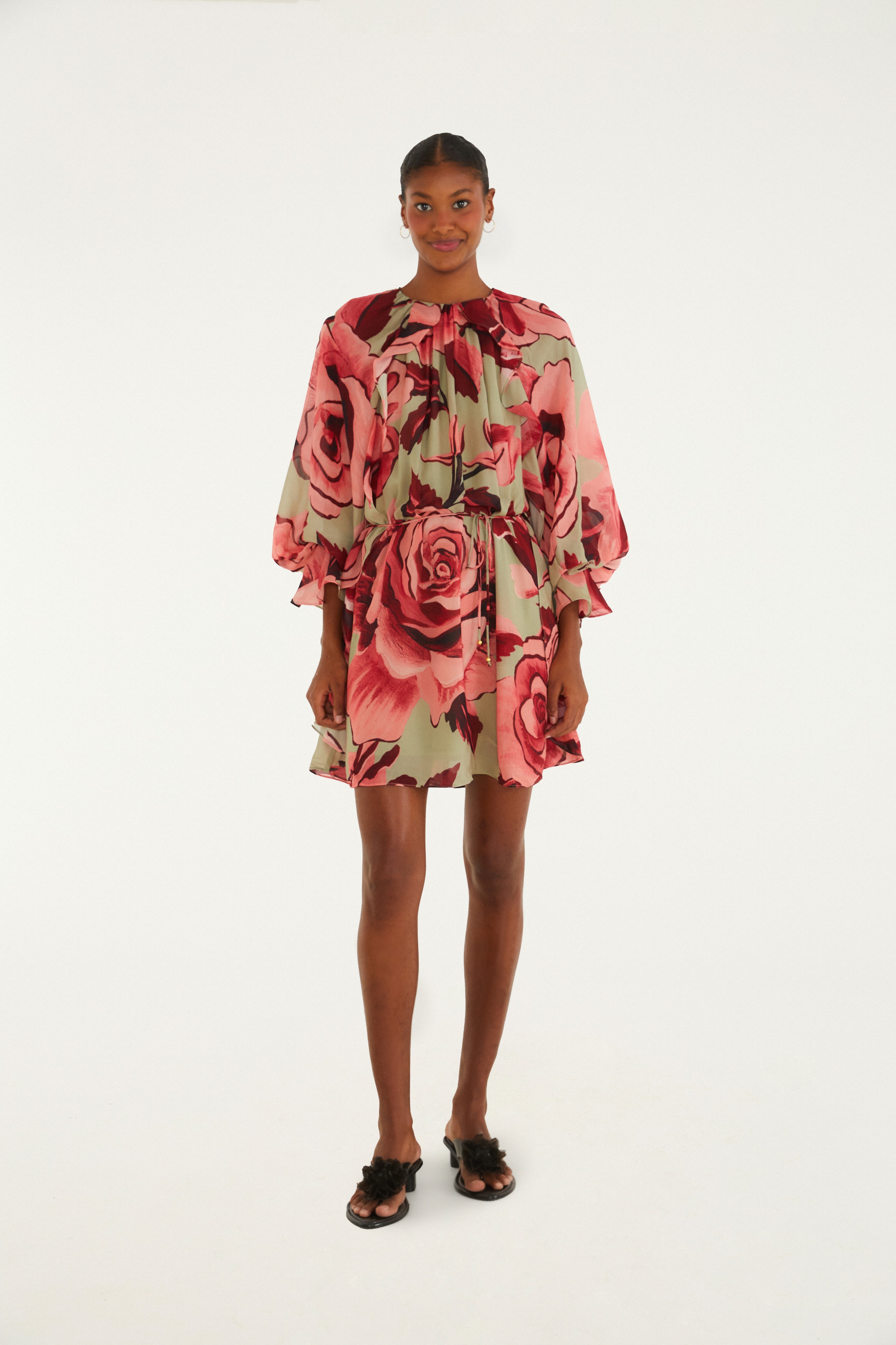 Vestido Curto Estampado Rosas Pintadas
