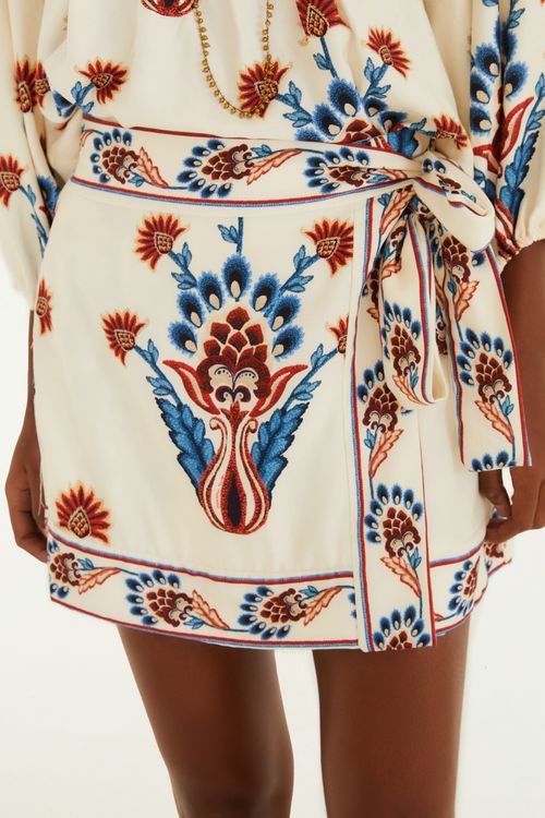 351668_52687_2-SHORT-SAIA-INDRA