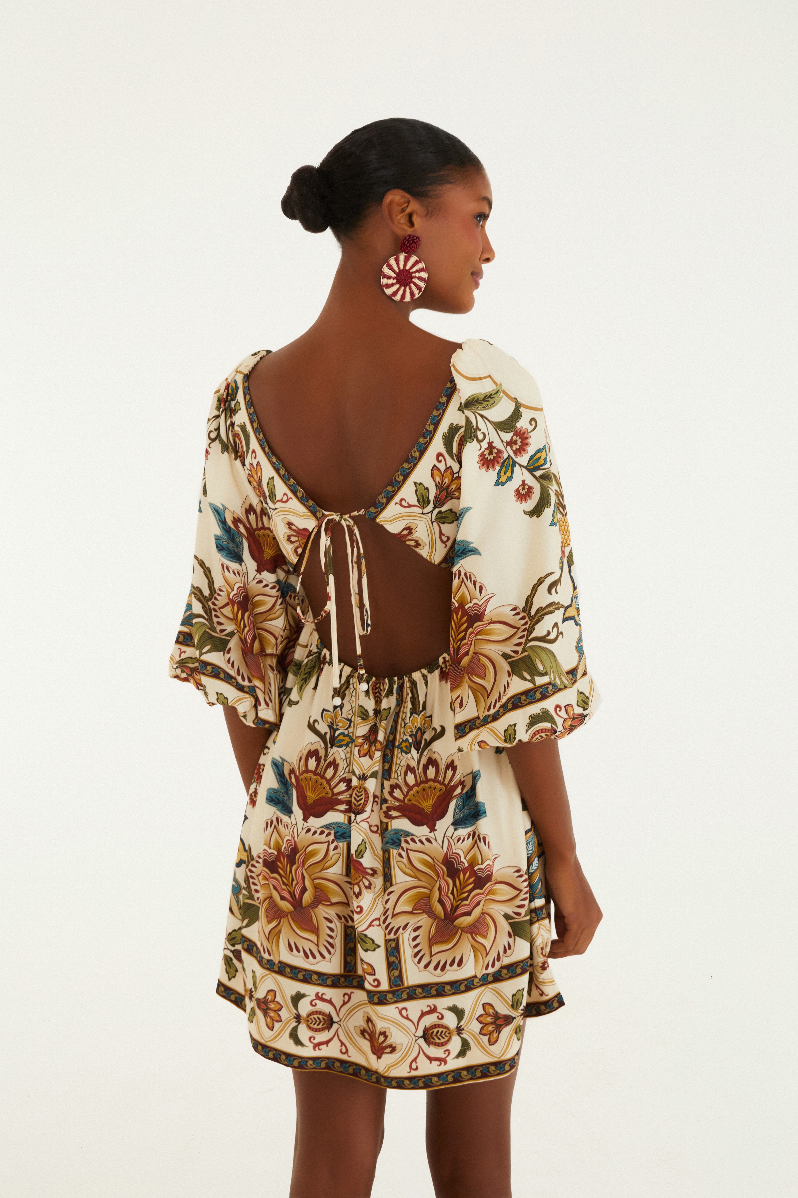 Vestido Curto Estampado Jardim Majestoso