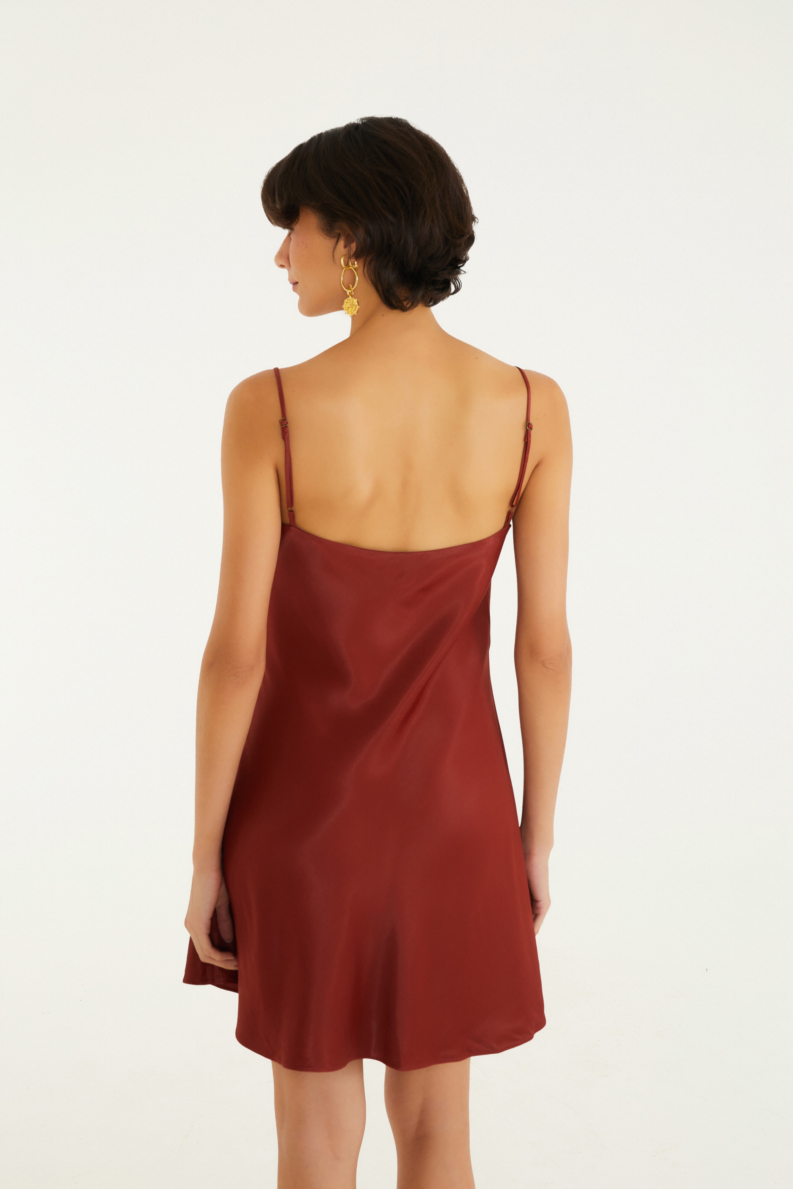 Vestido Curto Alcinhas Cetim