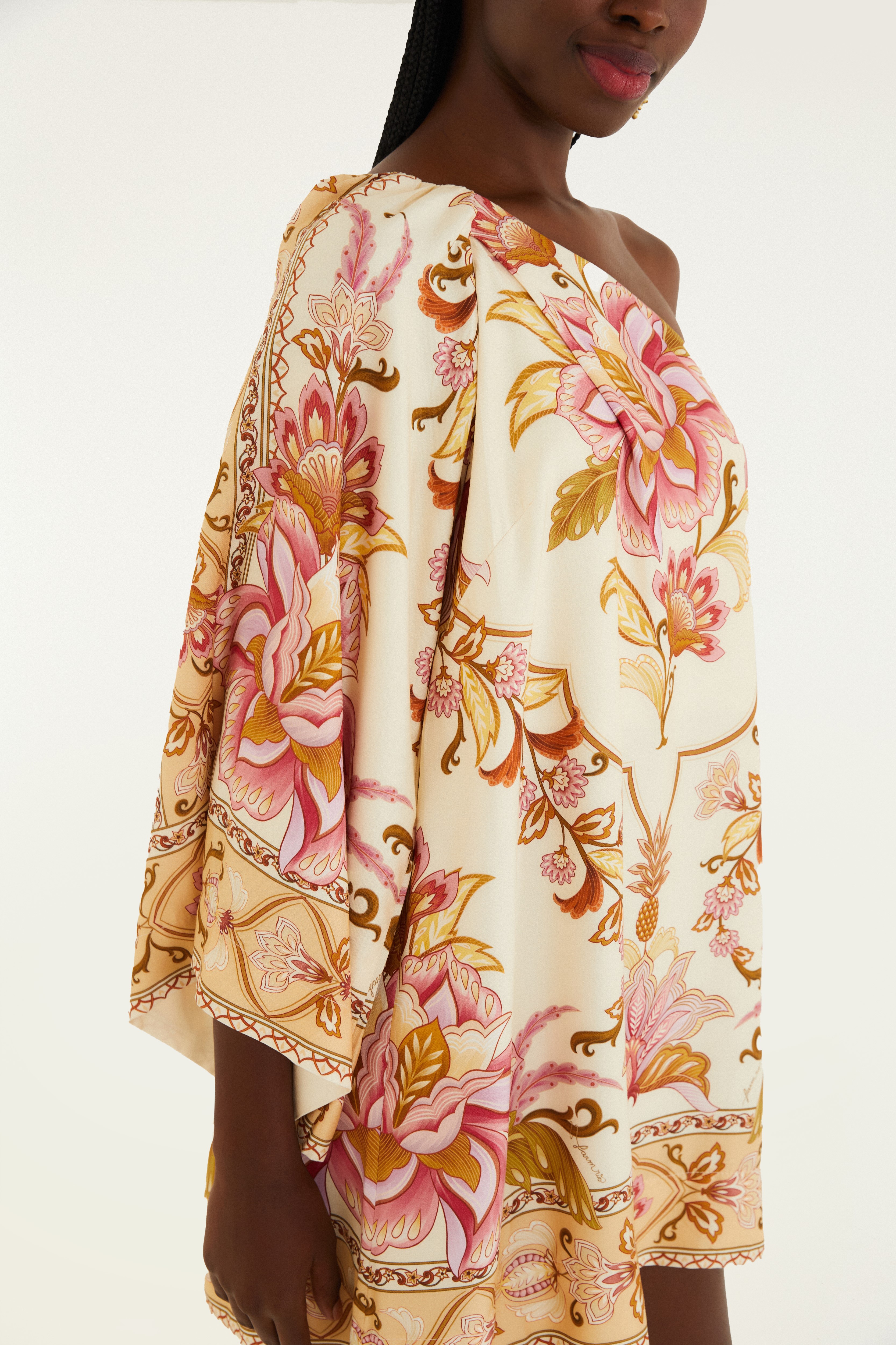 Vestido Curto Estampado Jardim Majestoso