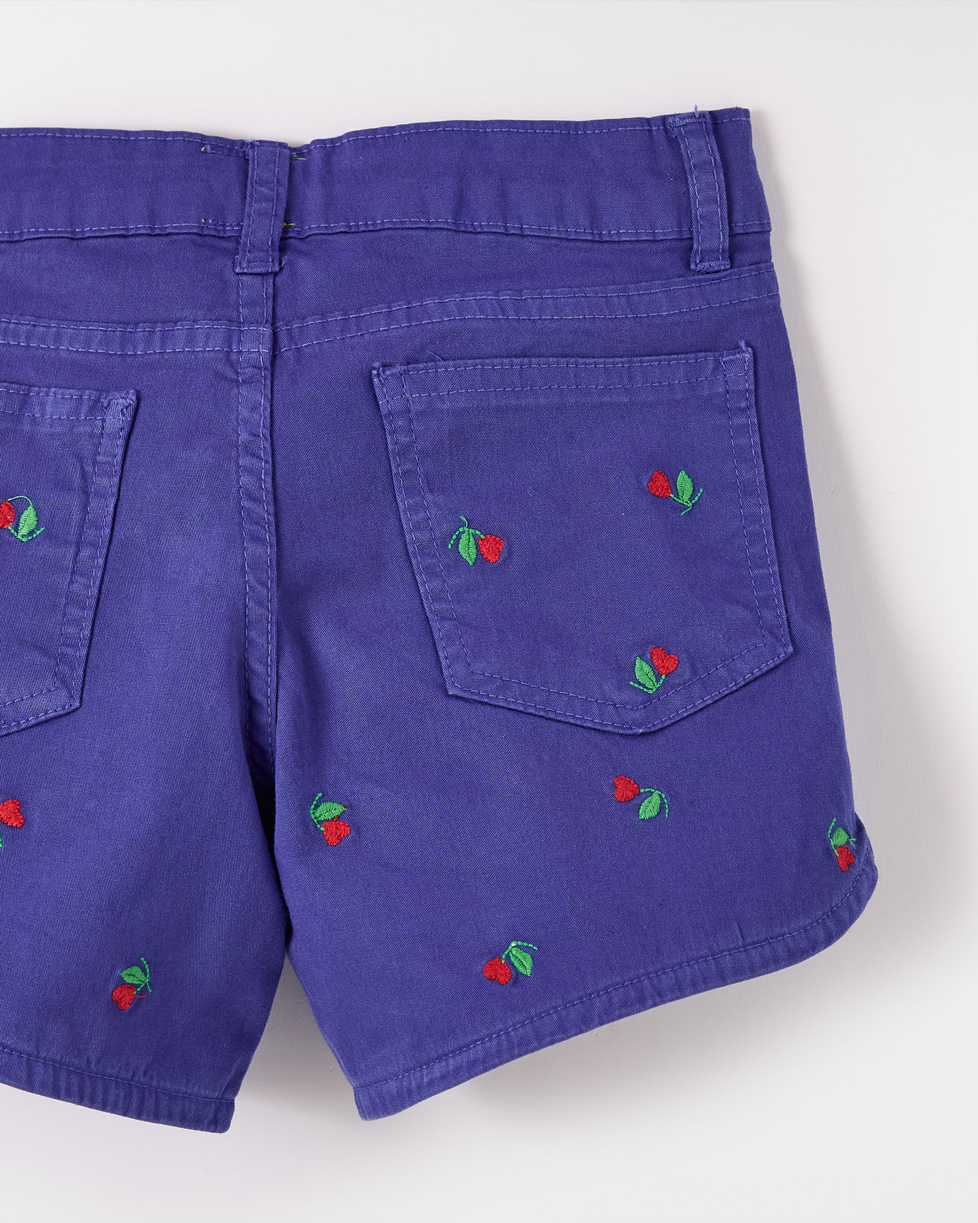 Short Sarja Bordado Flor Doce