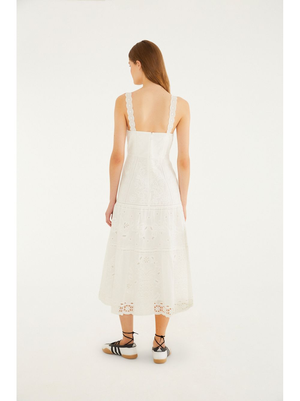 Farm — Vestido Richelieu Floral Mariana