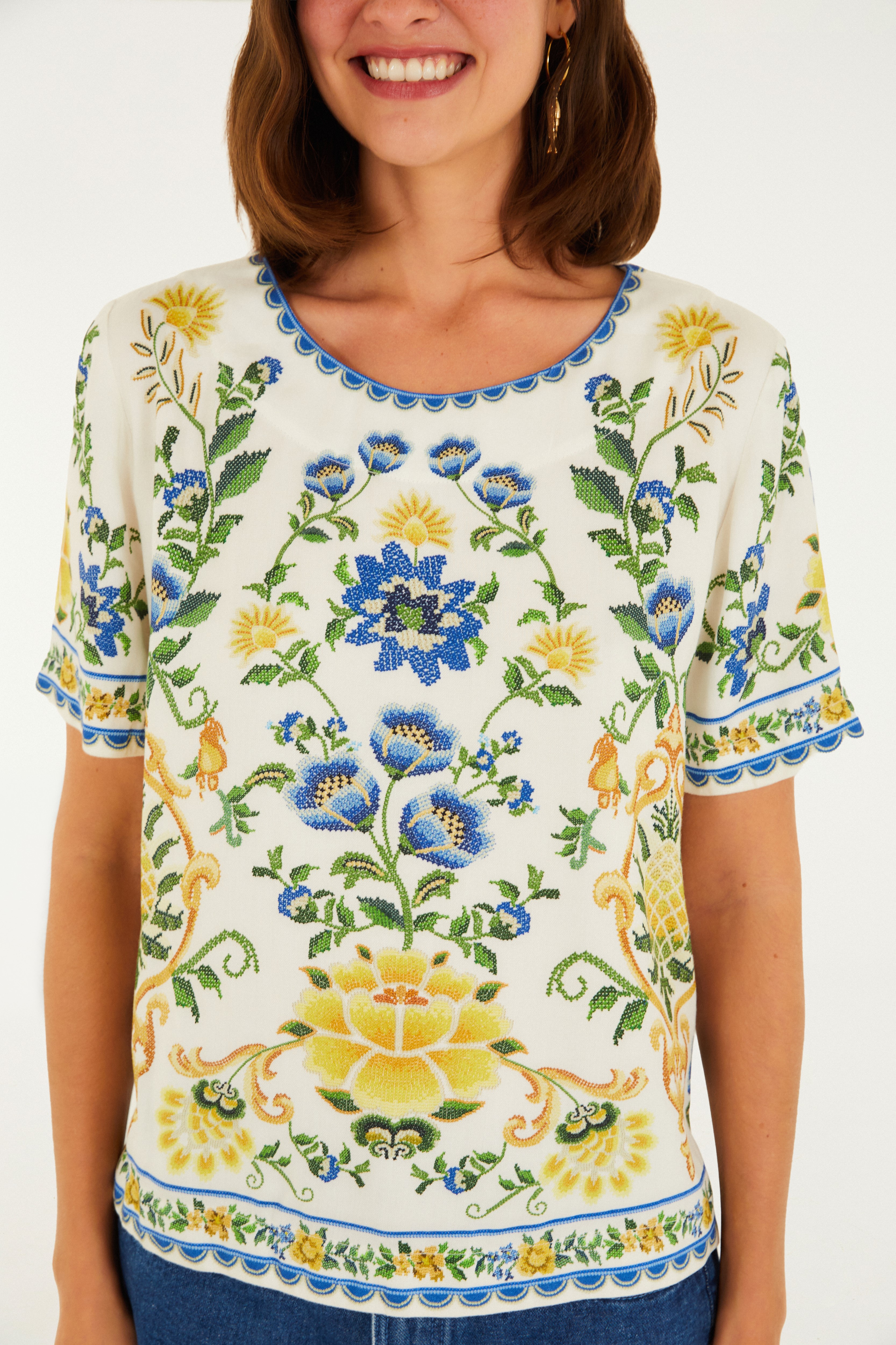 T-Shirt Estampada Floral Emília
