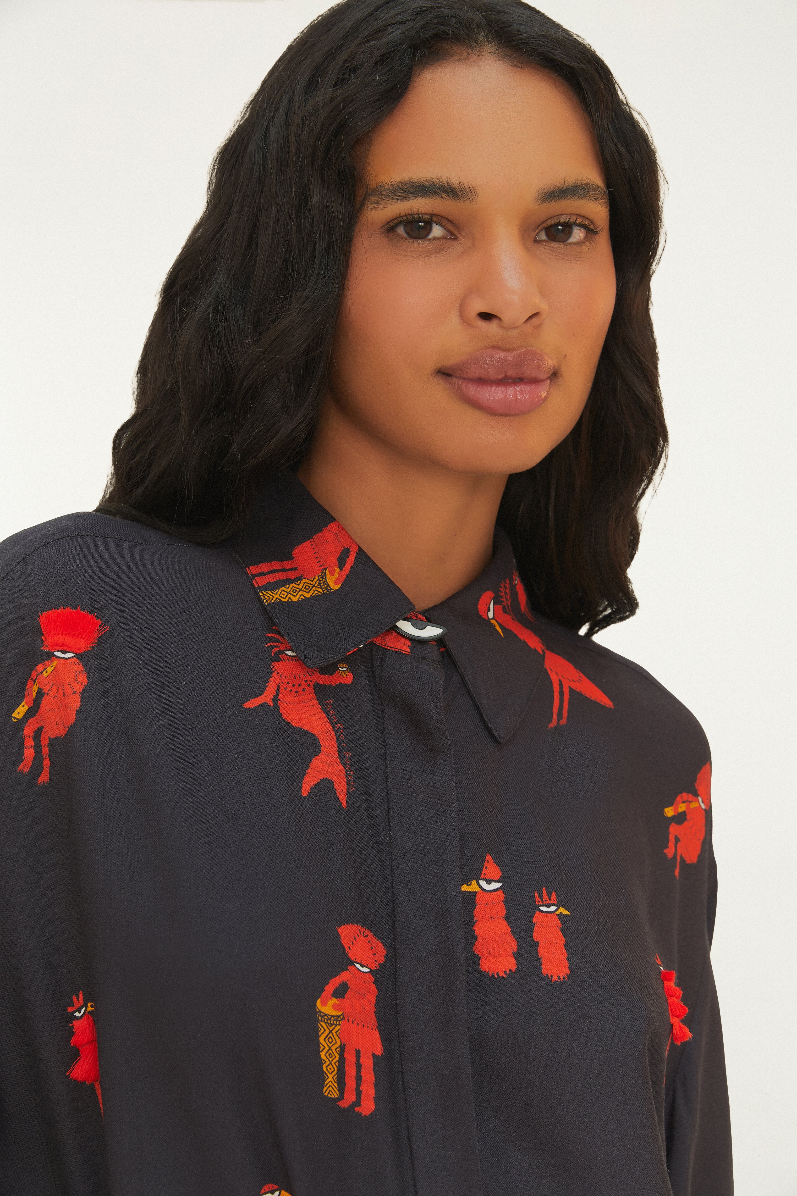 Camisa Bordada Estampada Enkantados