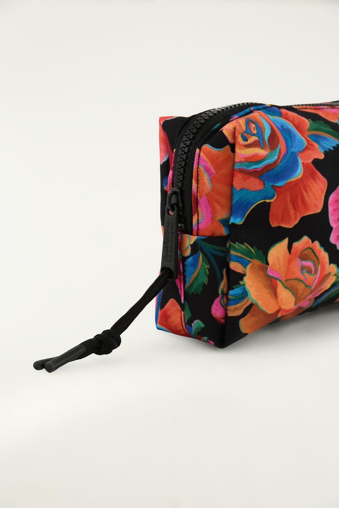 353157_54866_4-MAXI-NECESSAIRE-ORA-BOLAS-ROSAS-PINTADAS