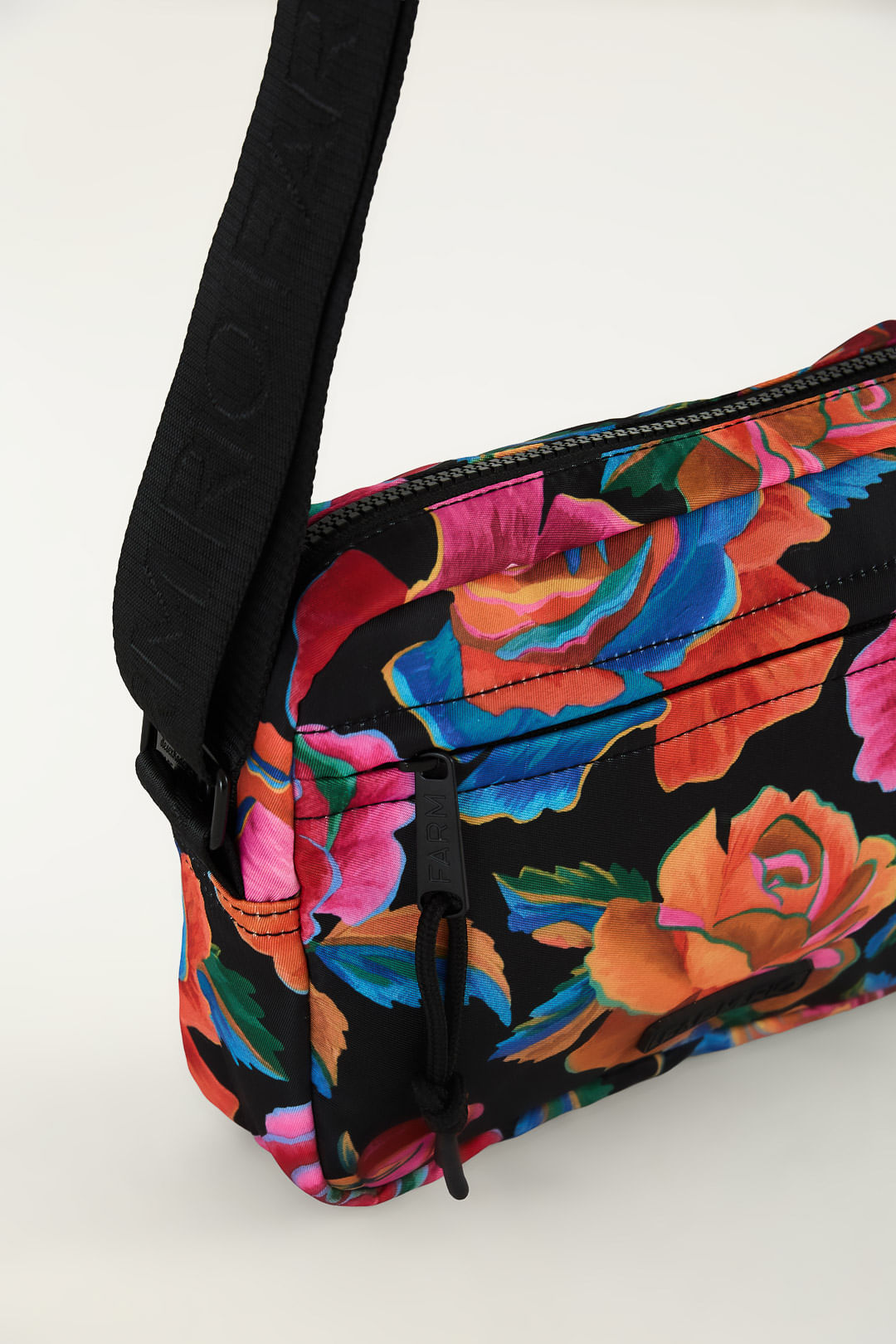 353789_54866_4-BOLSA-ZIRIGUIDUM-ROSAS-PINTADAS