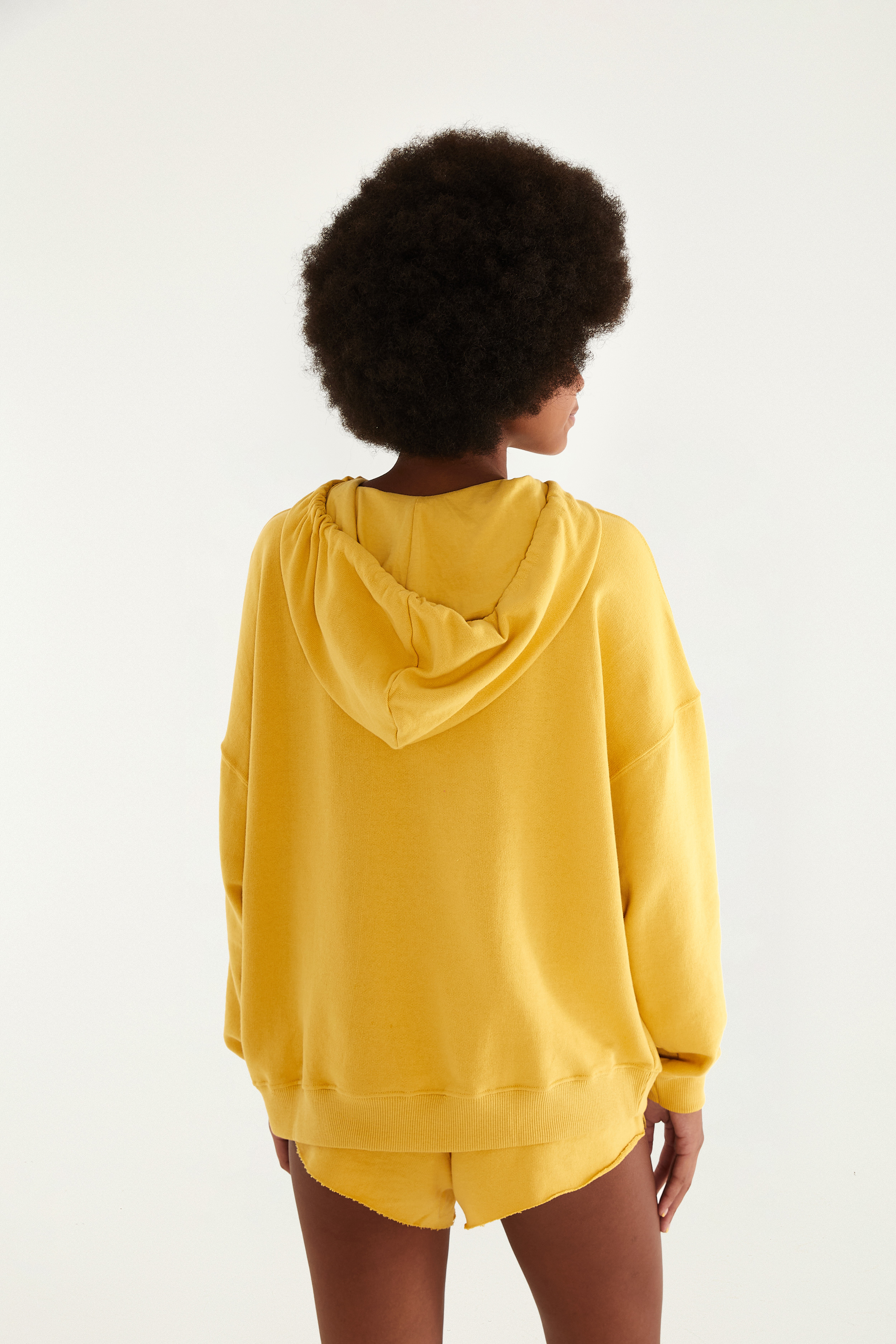 359047_05074_4-CASACO-COM-CAPUZ-MOLETOM-AMARELO