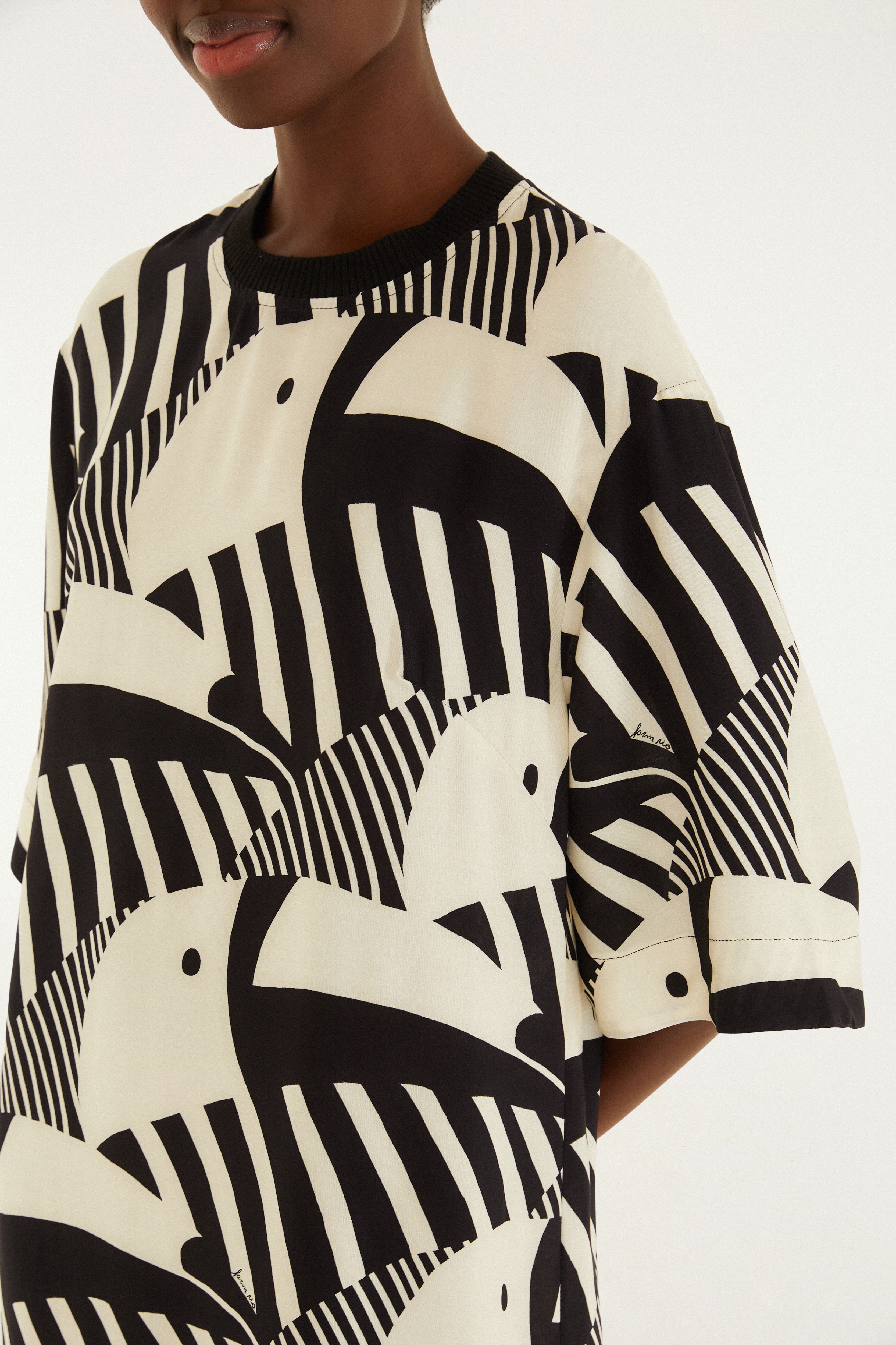 Vestido T-Shirt Estampado Tuca Legal