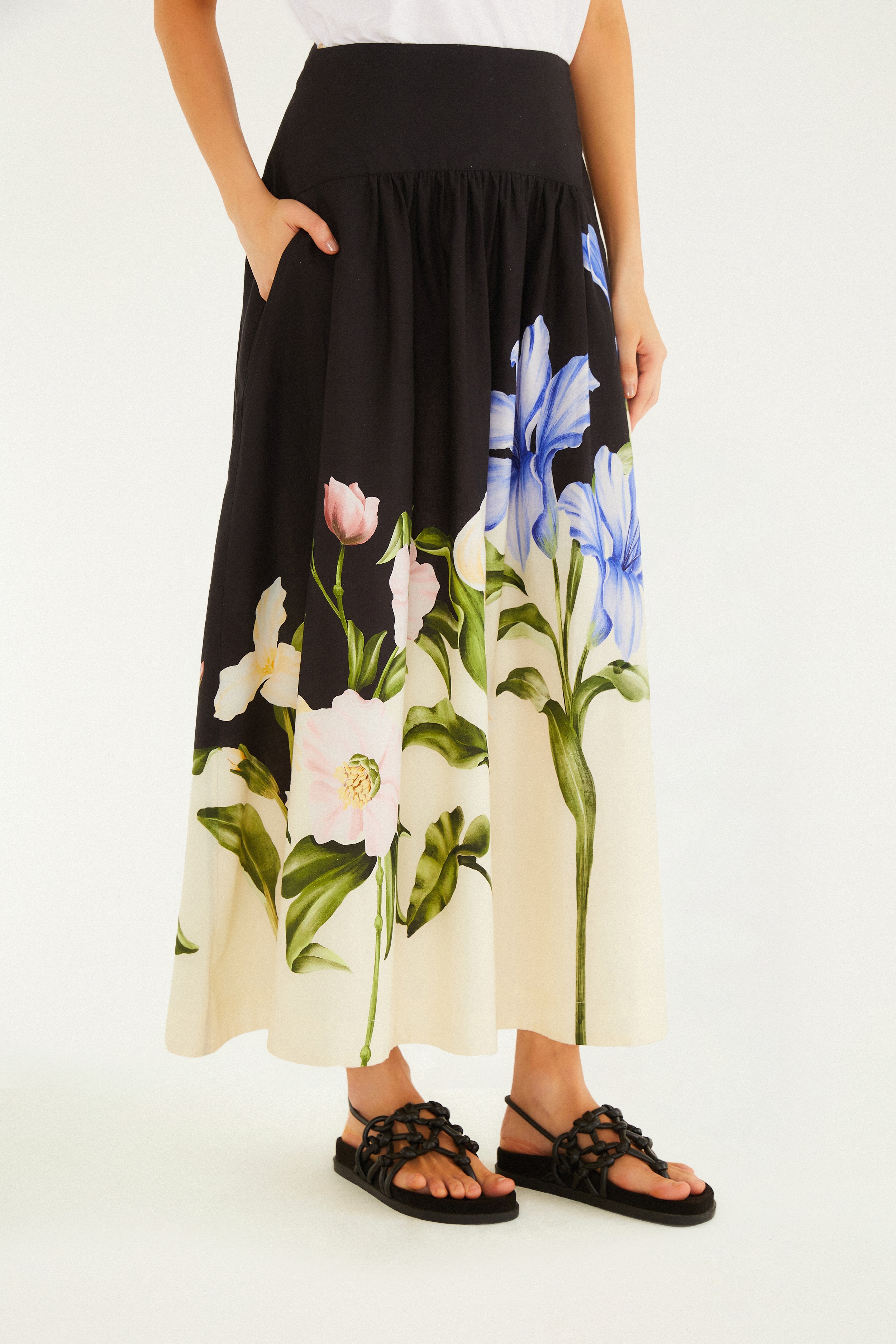 Saia Ampla Estampada Céu De Flor