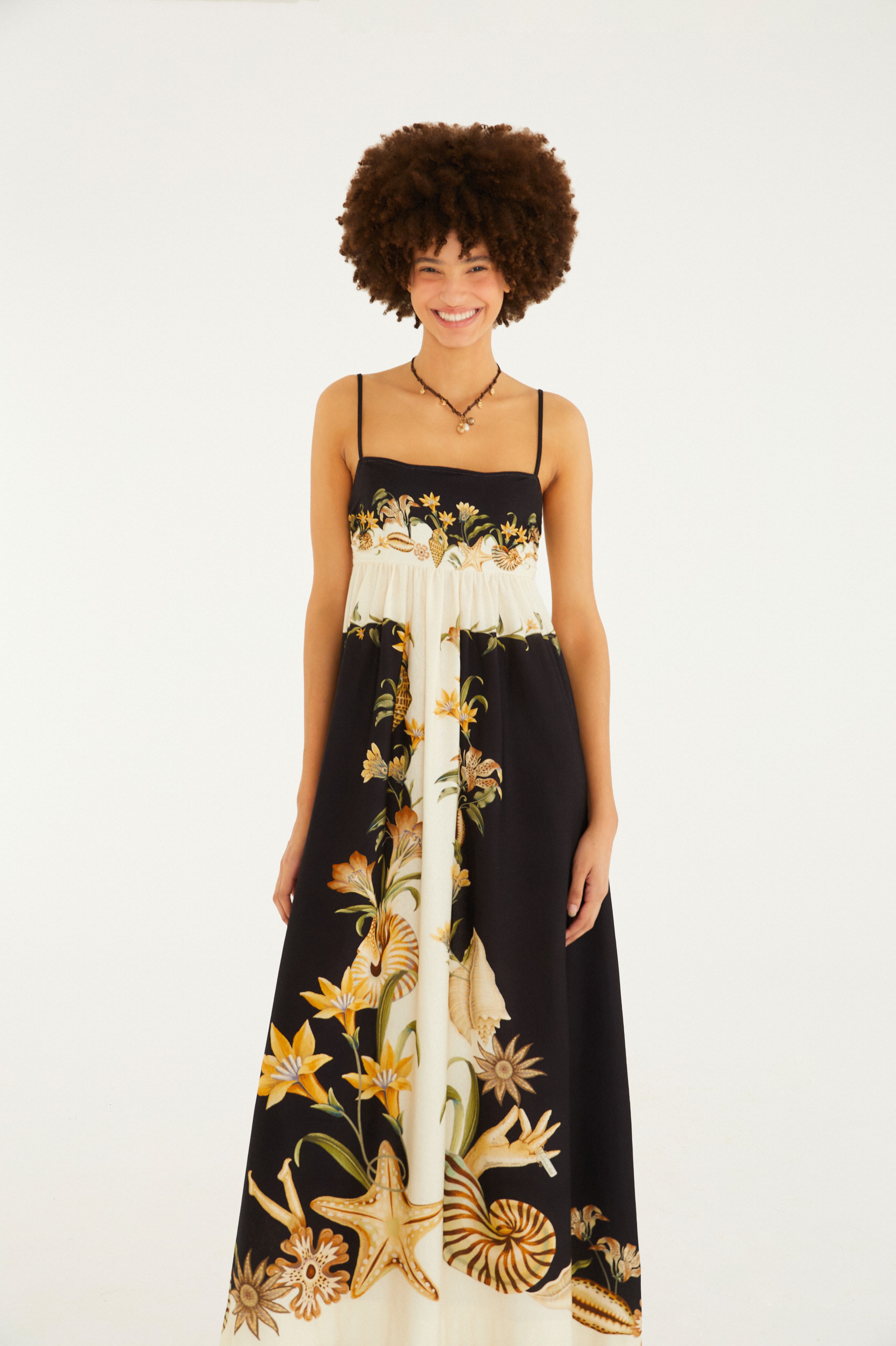 Vestido Midi Estampado Concha Surreal