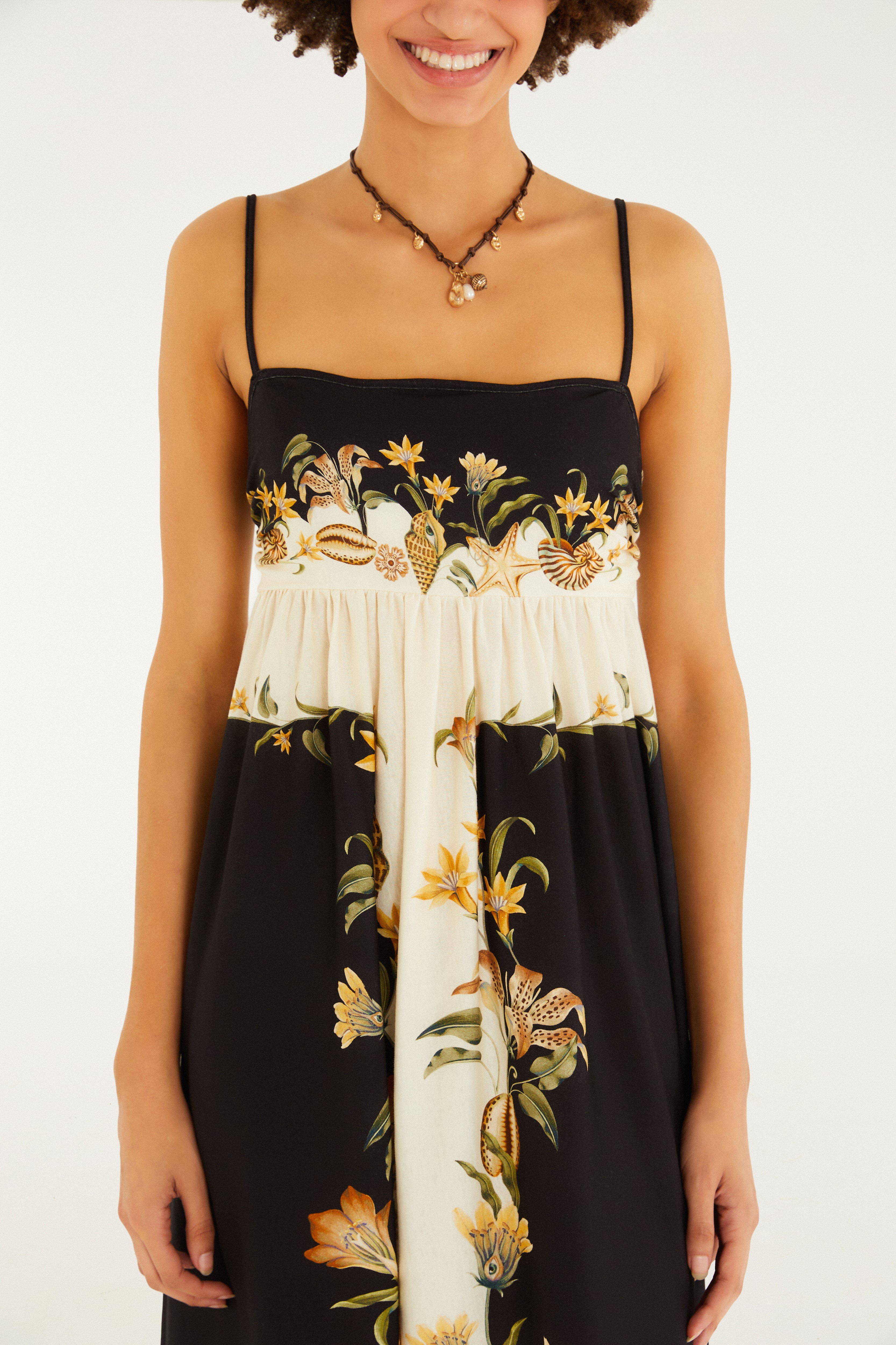 Vestido Midi Estampado Concha Surreal