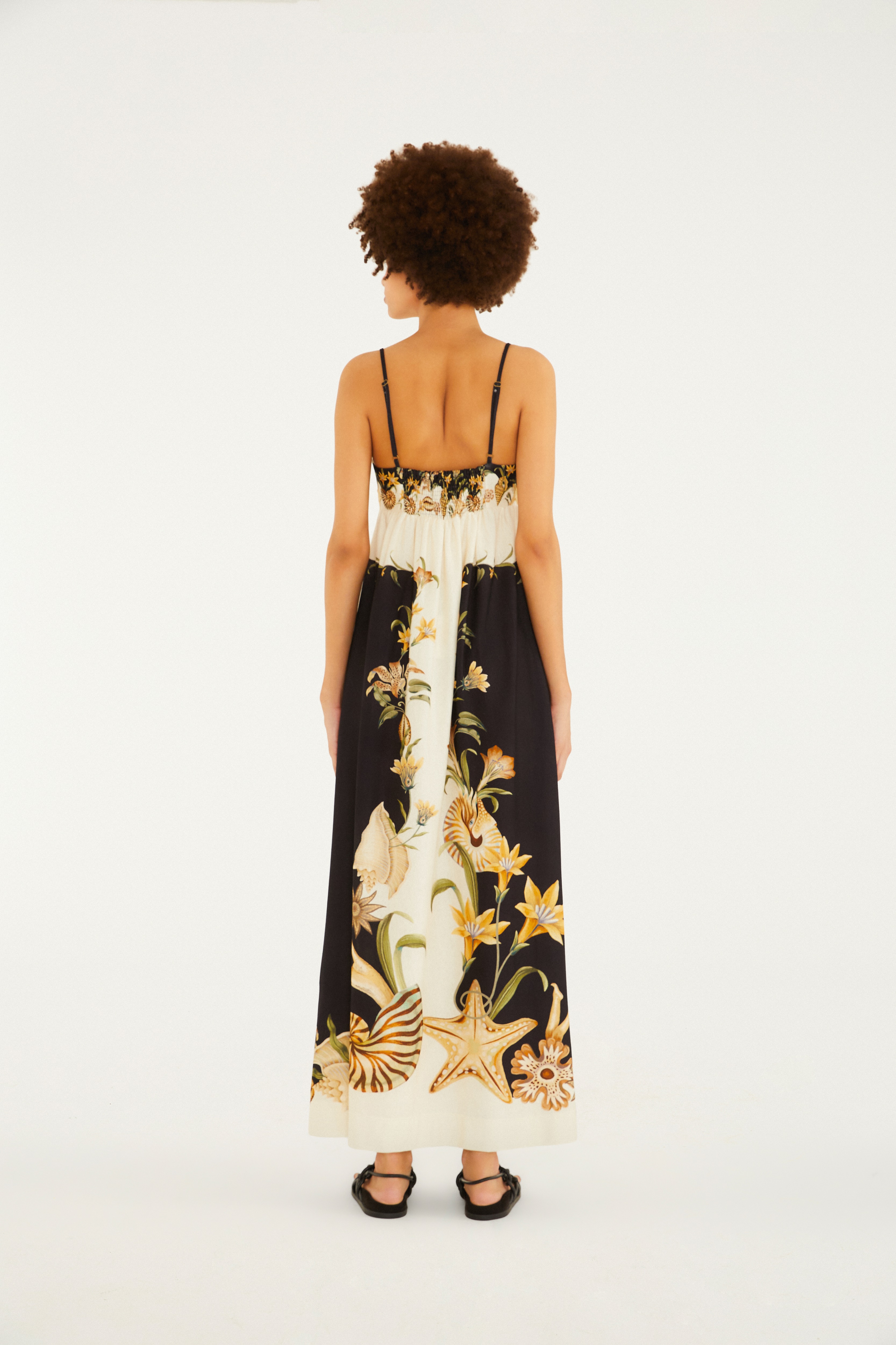 Vestido Midi Estampado Concha Surreal