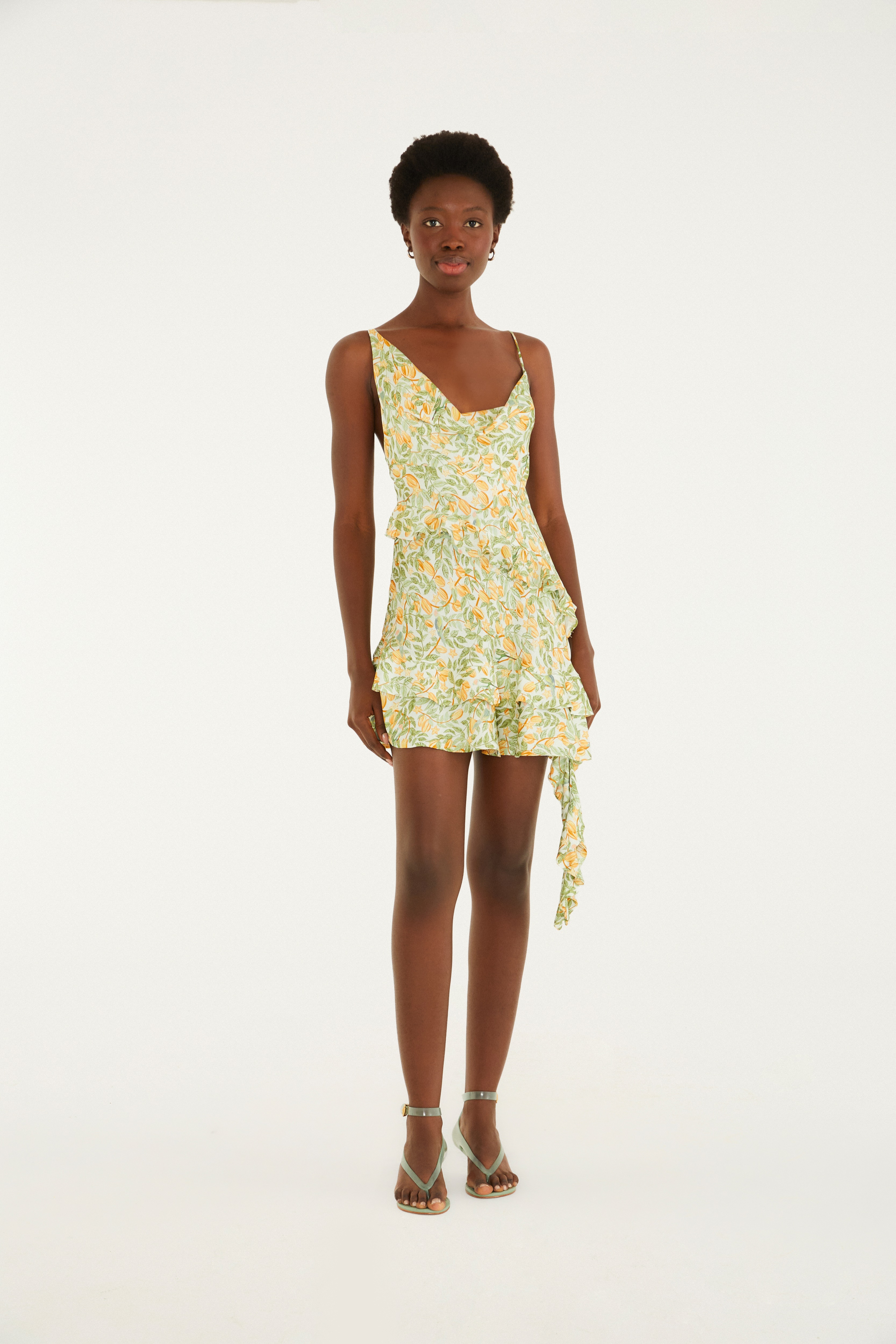 Vestido Curto Babados Estampado Fruta Estrela
