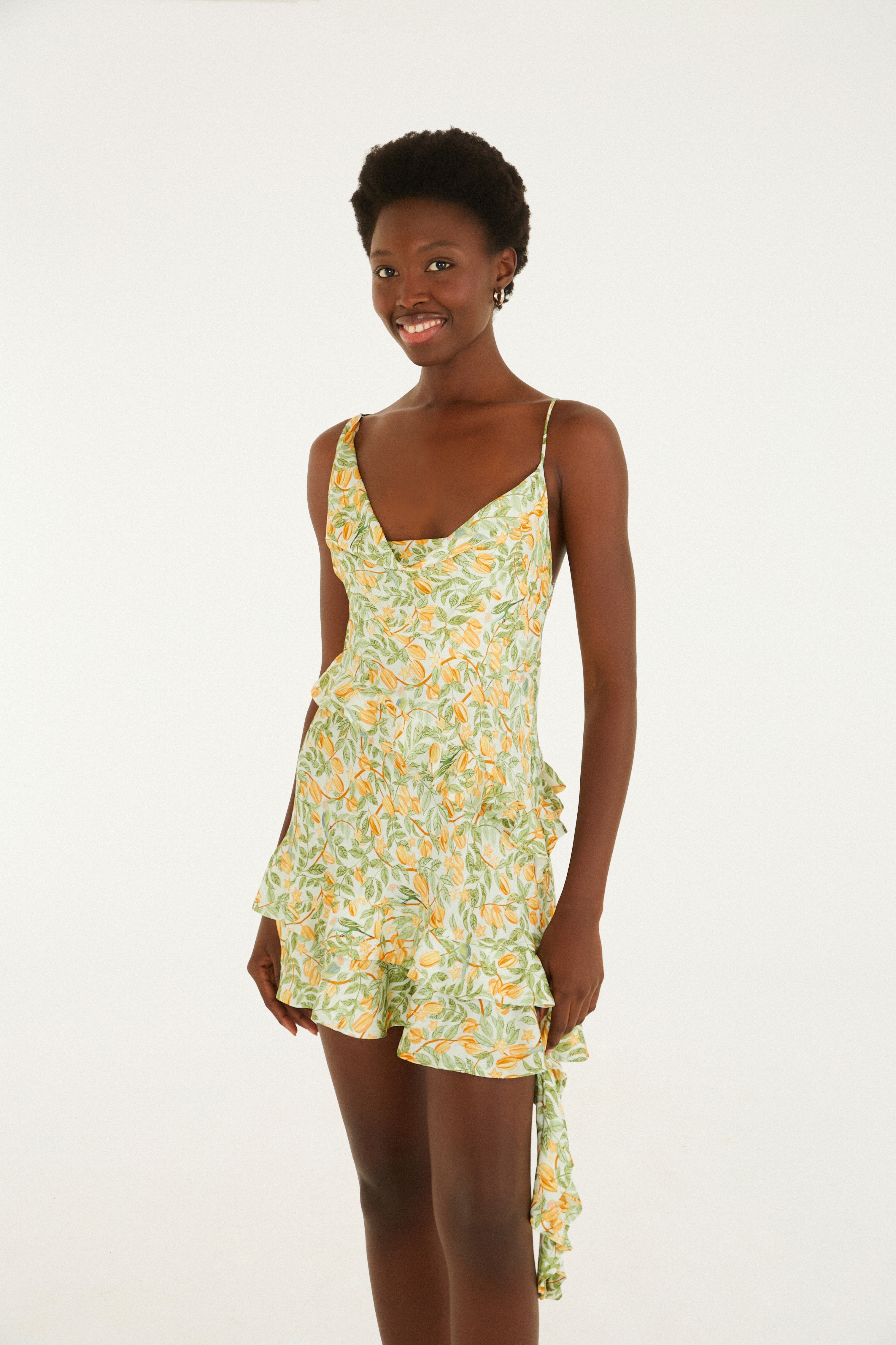 Vestido Curto Babados Estampado Fruta Estrela