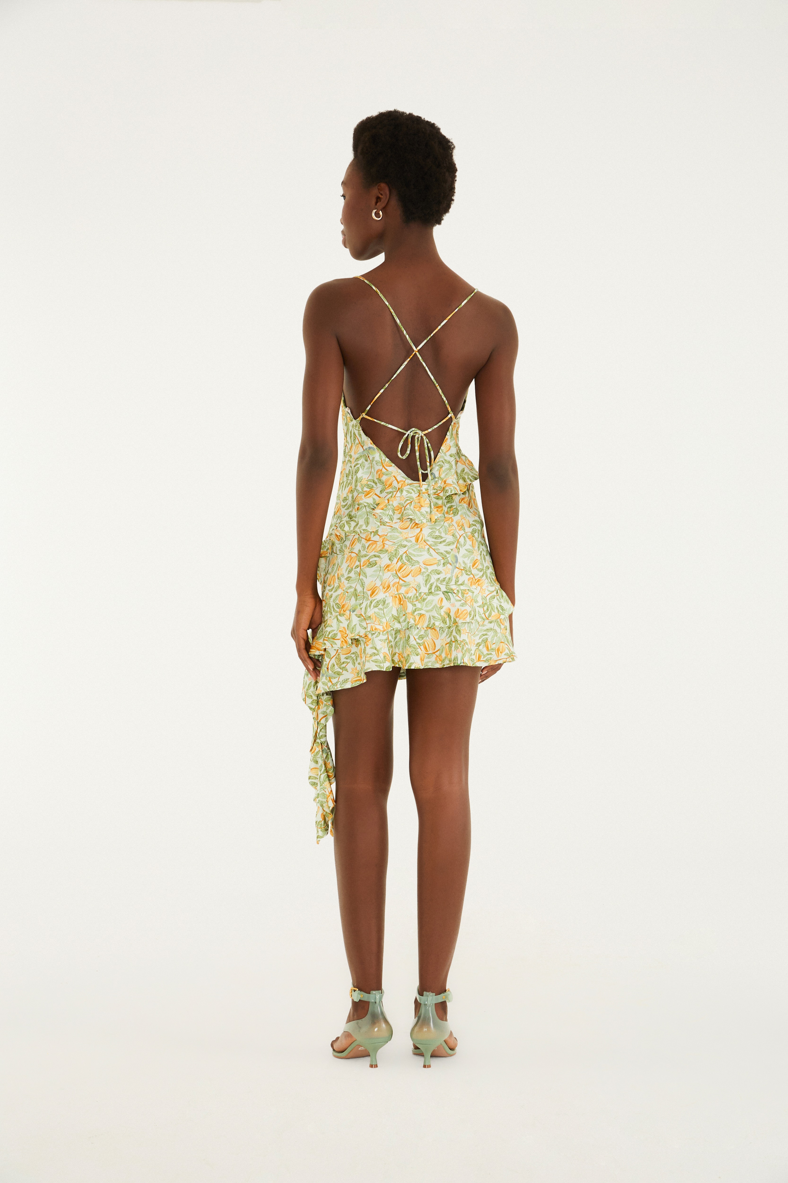 Vestido Curto Babados Estampado Fruta Estrela