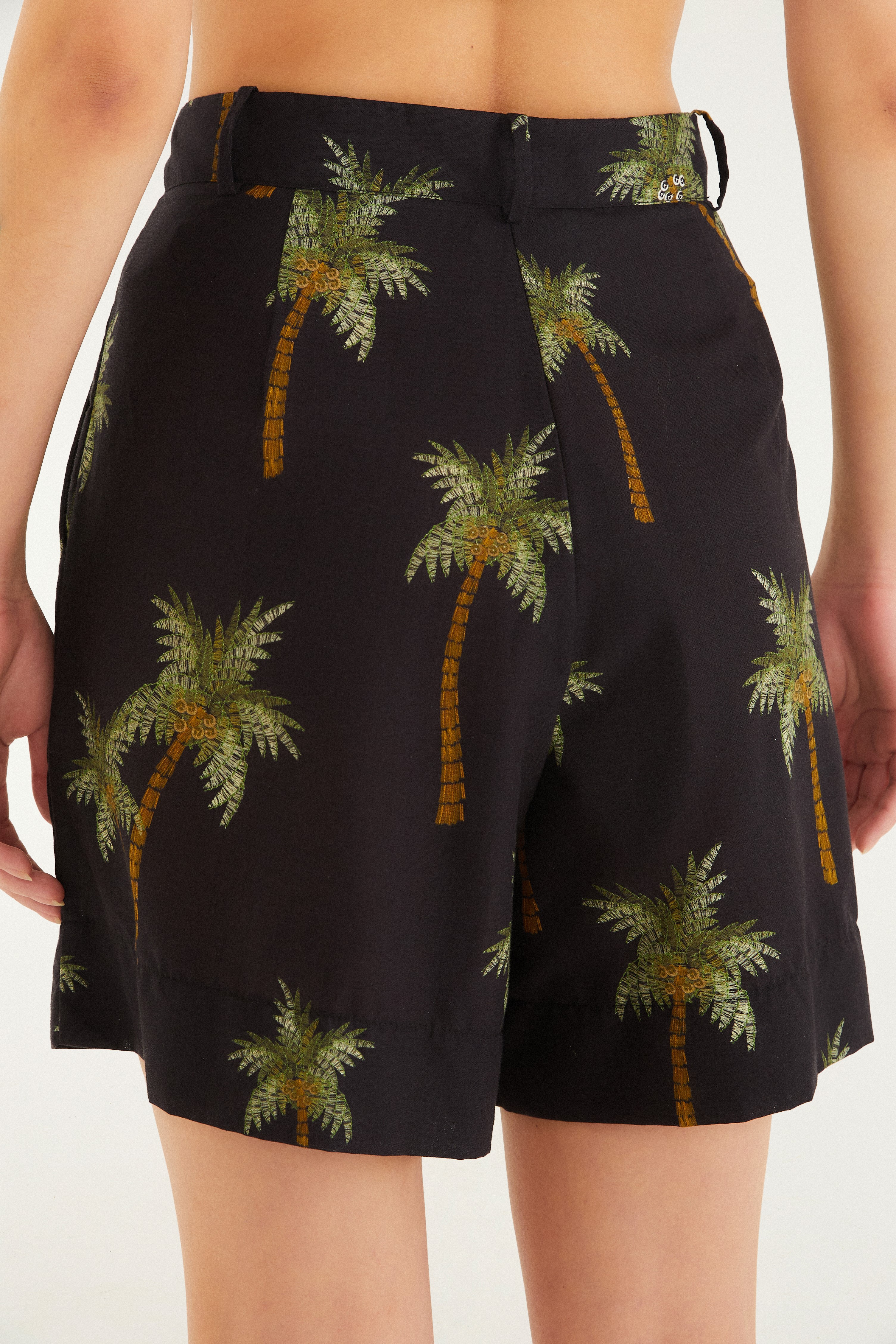 Bermuda Estampada Coqueiritos Preto