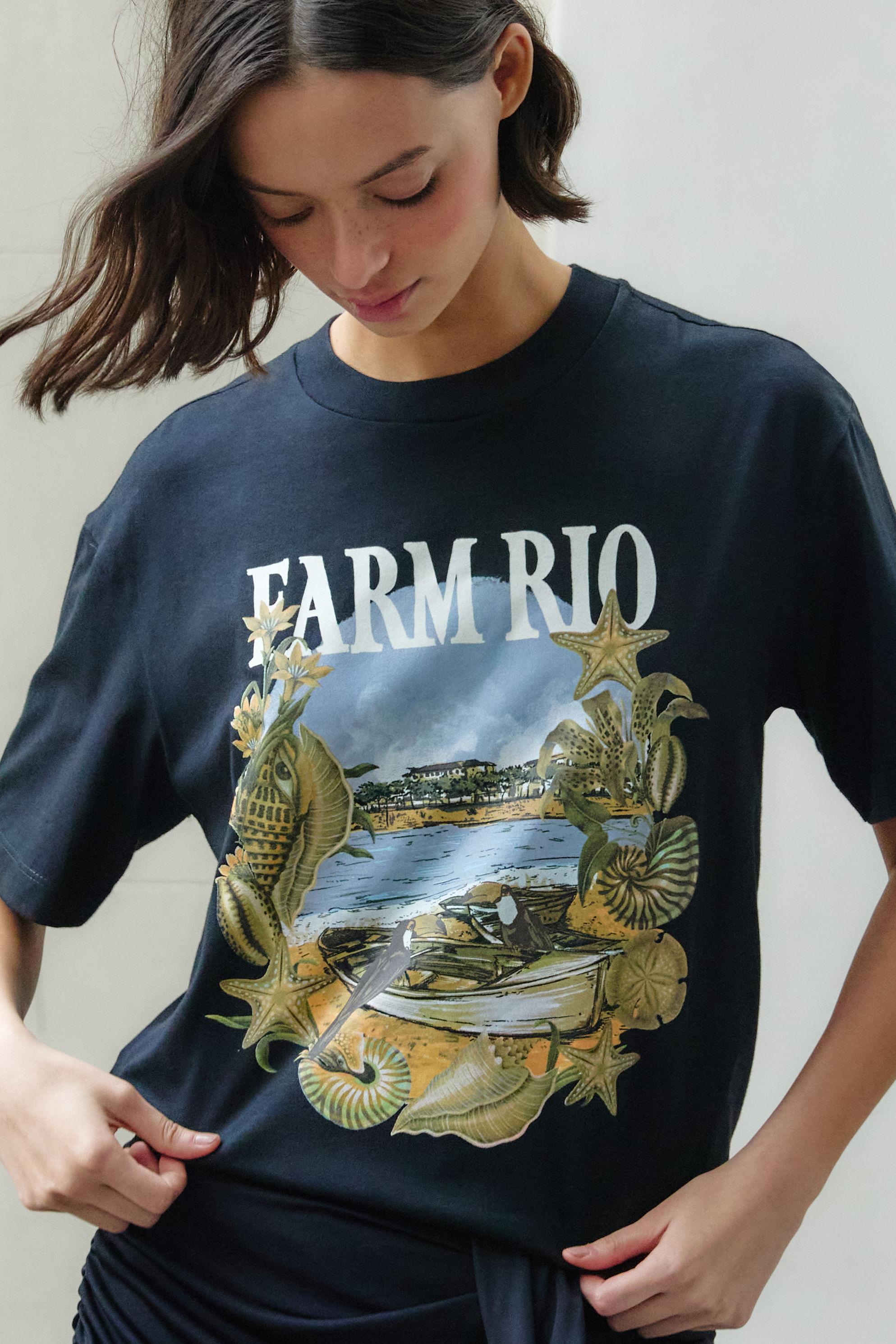 T-Shirt Media Moldura Conchas