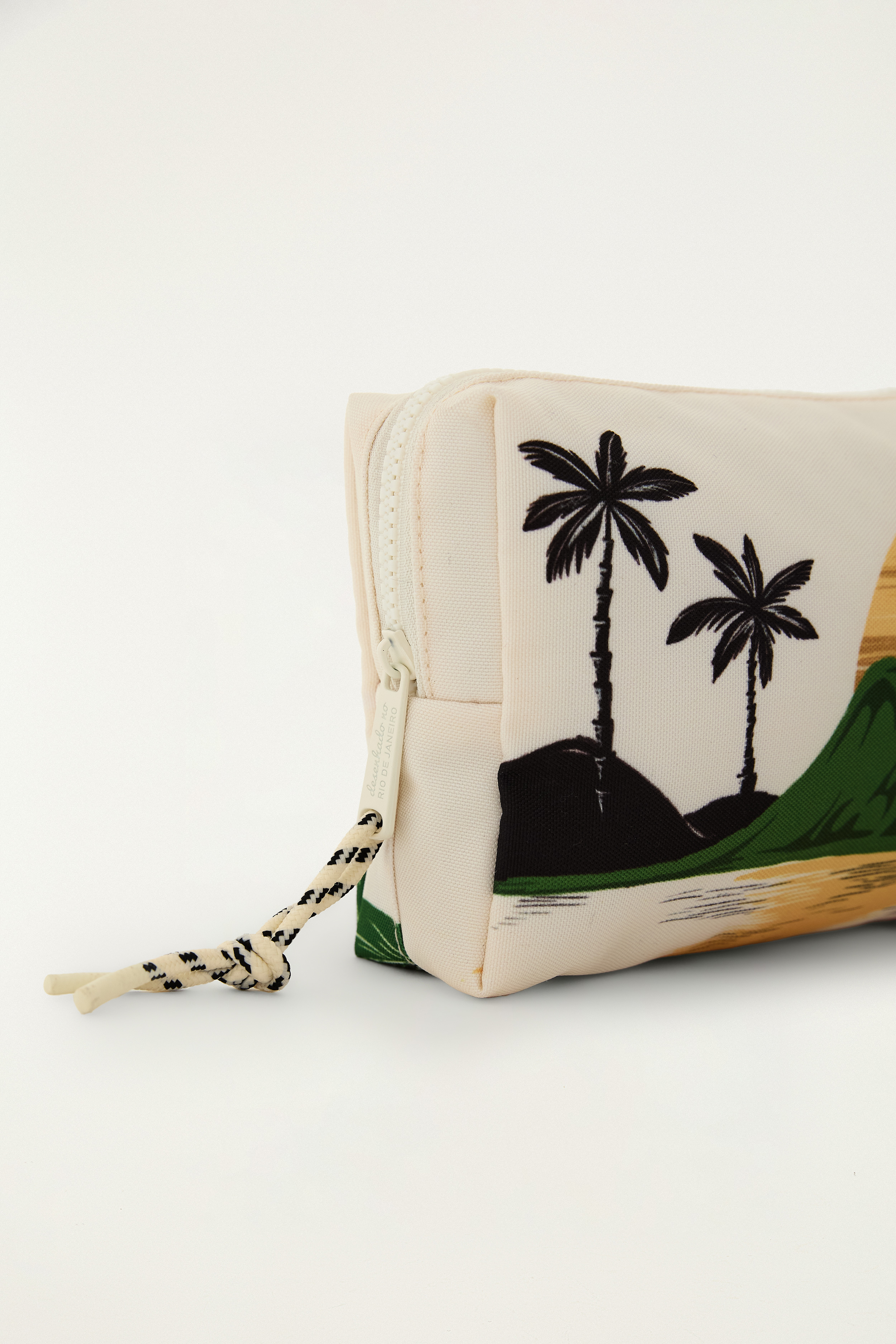 359835_56339_4-NECESSAIRE-ORA-BOLAS-M-OASIS-LATINO