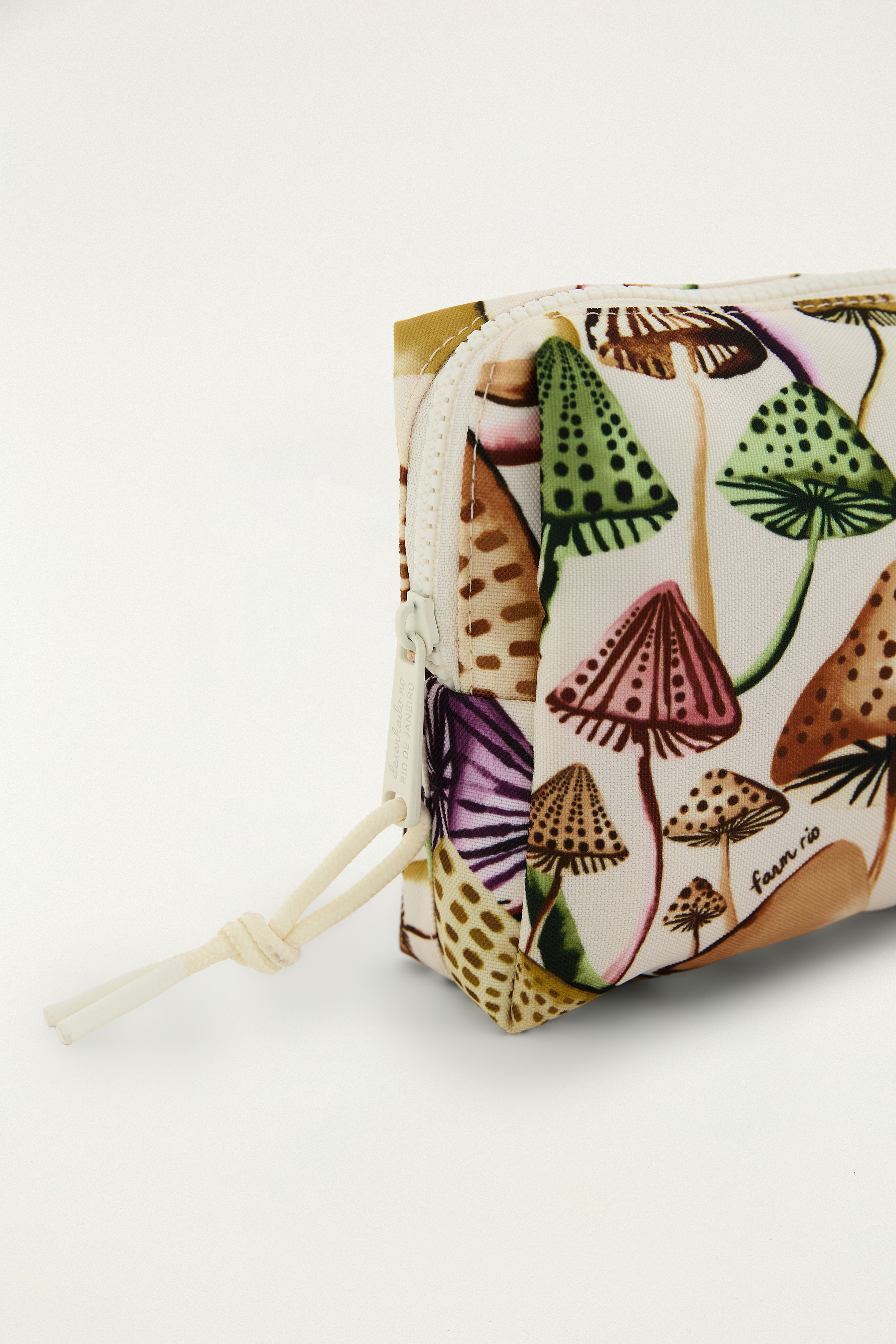 359837_56592_4-NECESSAIRE-ORA-BOLAS-M-COGU