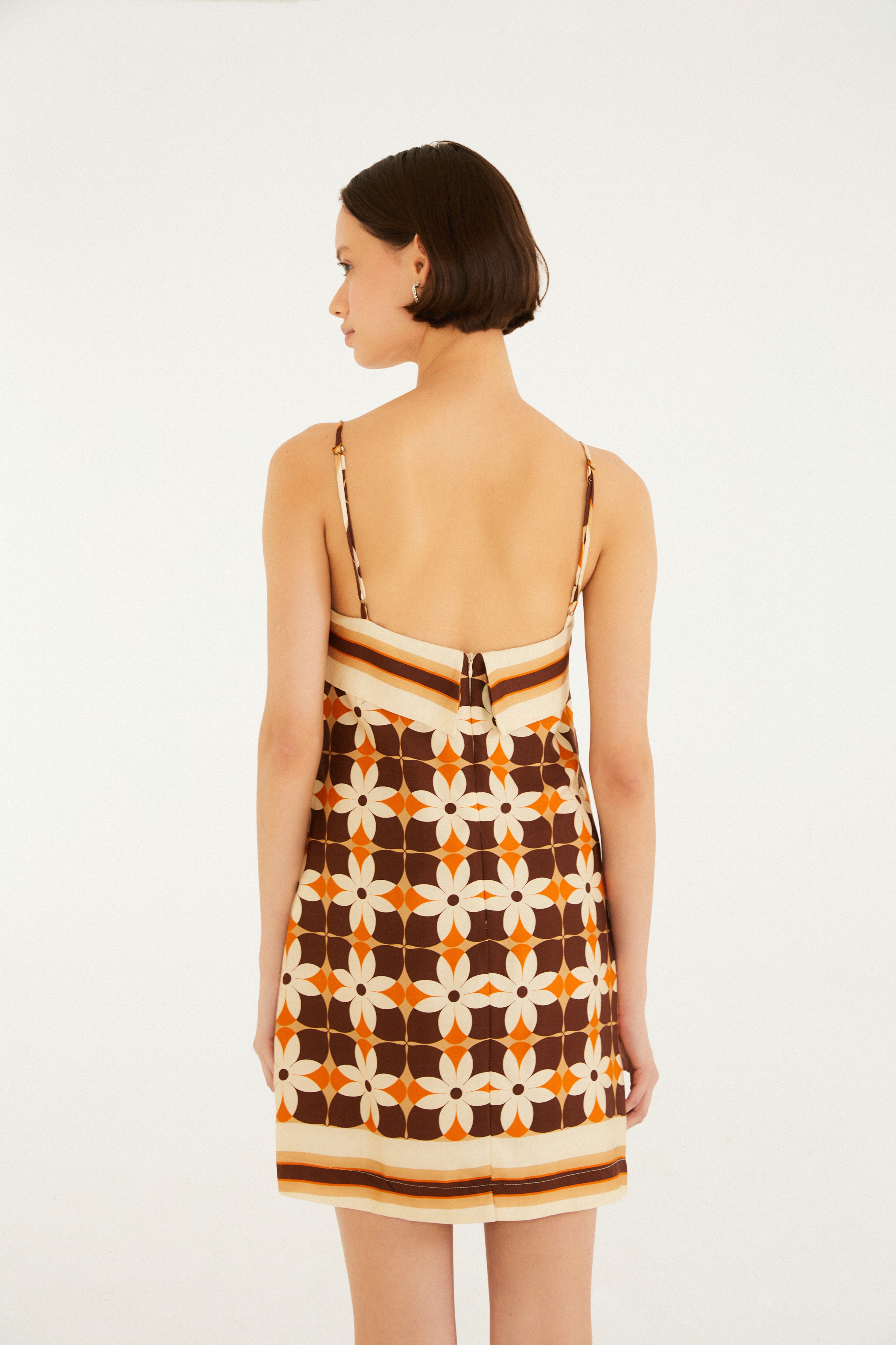Vestido Curto Estampado Floral Gráfico