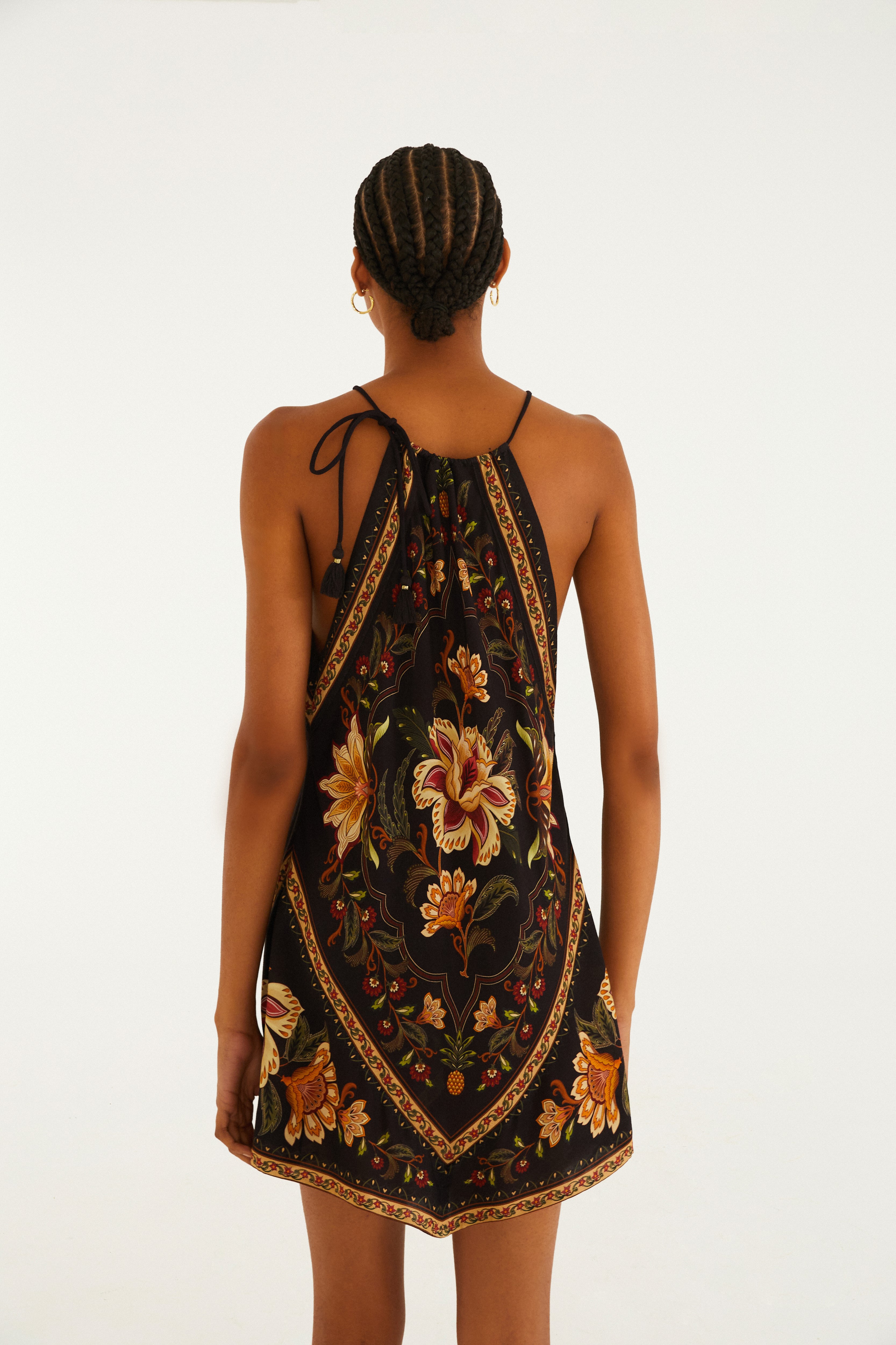 Vestido Curto Estampado Jardim Majestoso Preto
