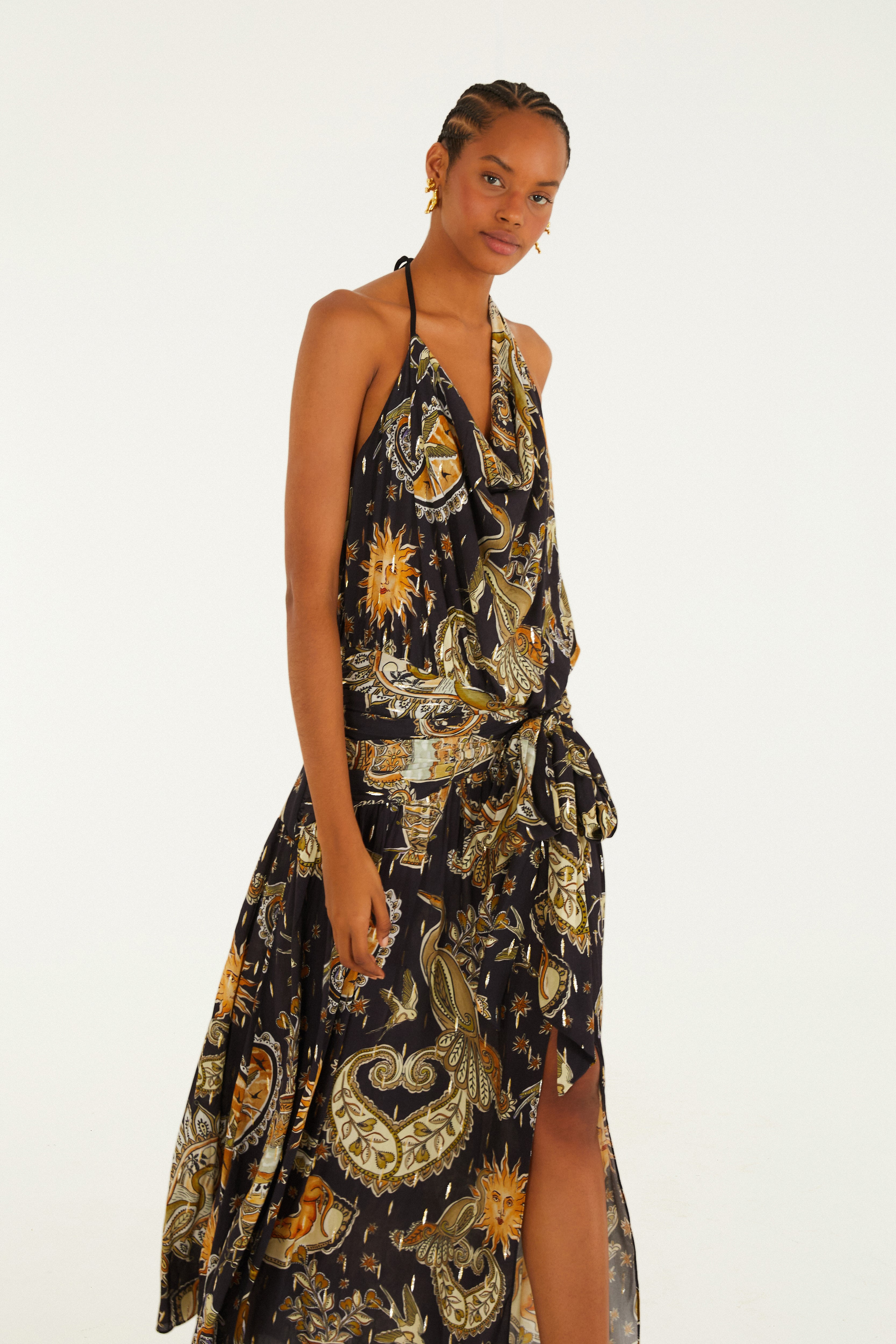 Vestido Frente Única Estampado Reino Místico Preto