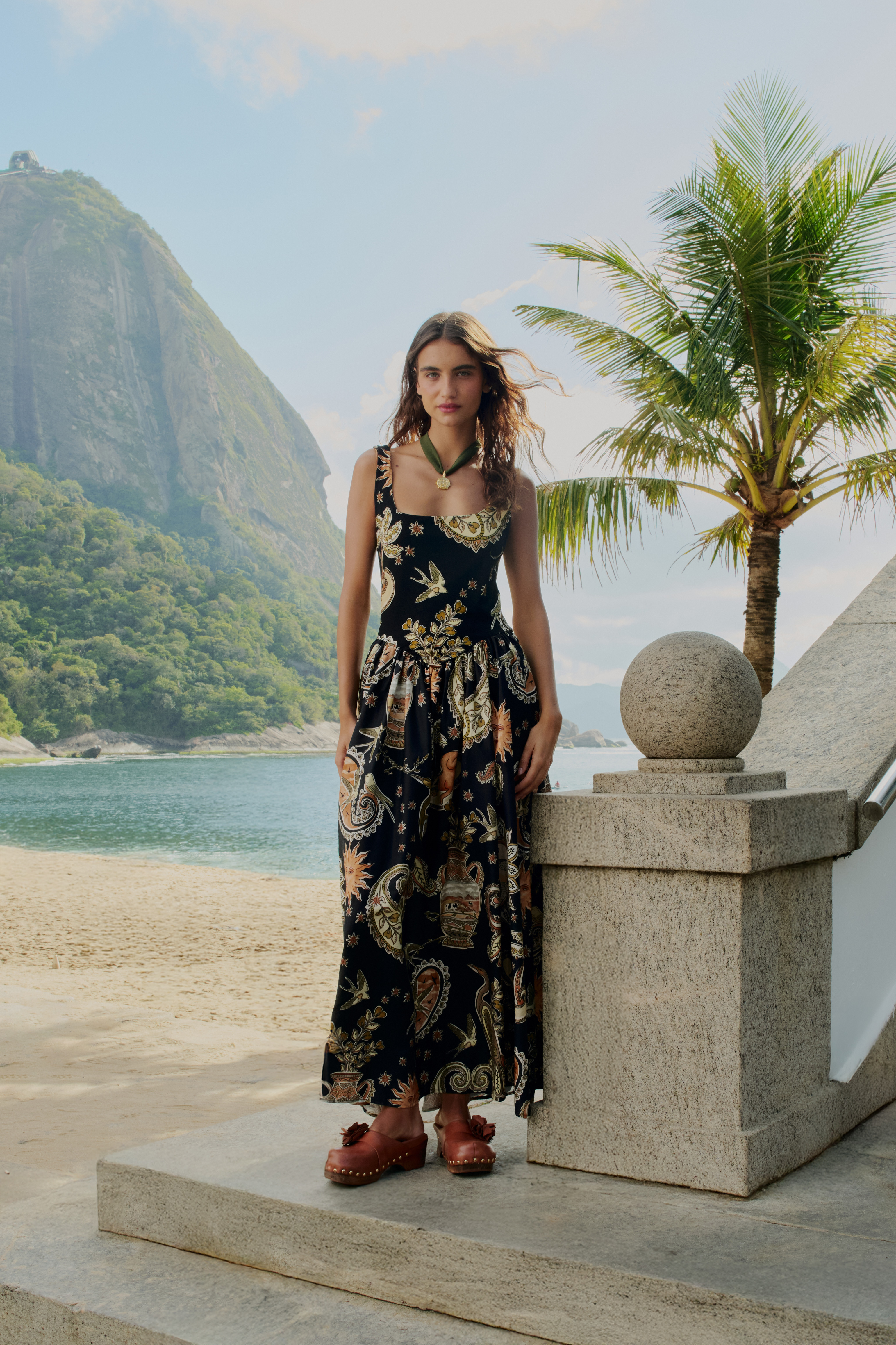 Vestido Estampado Reino Místico