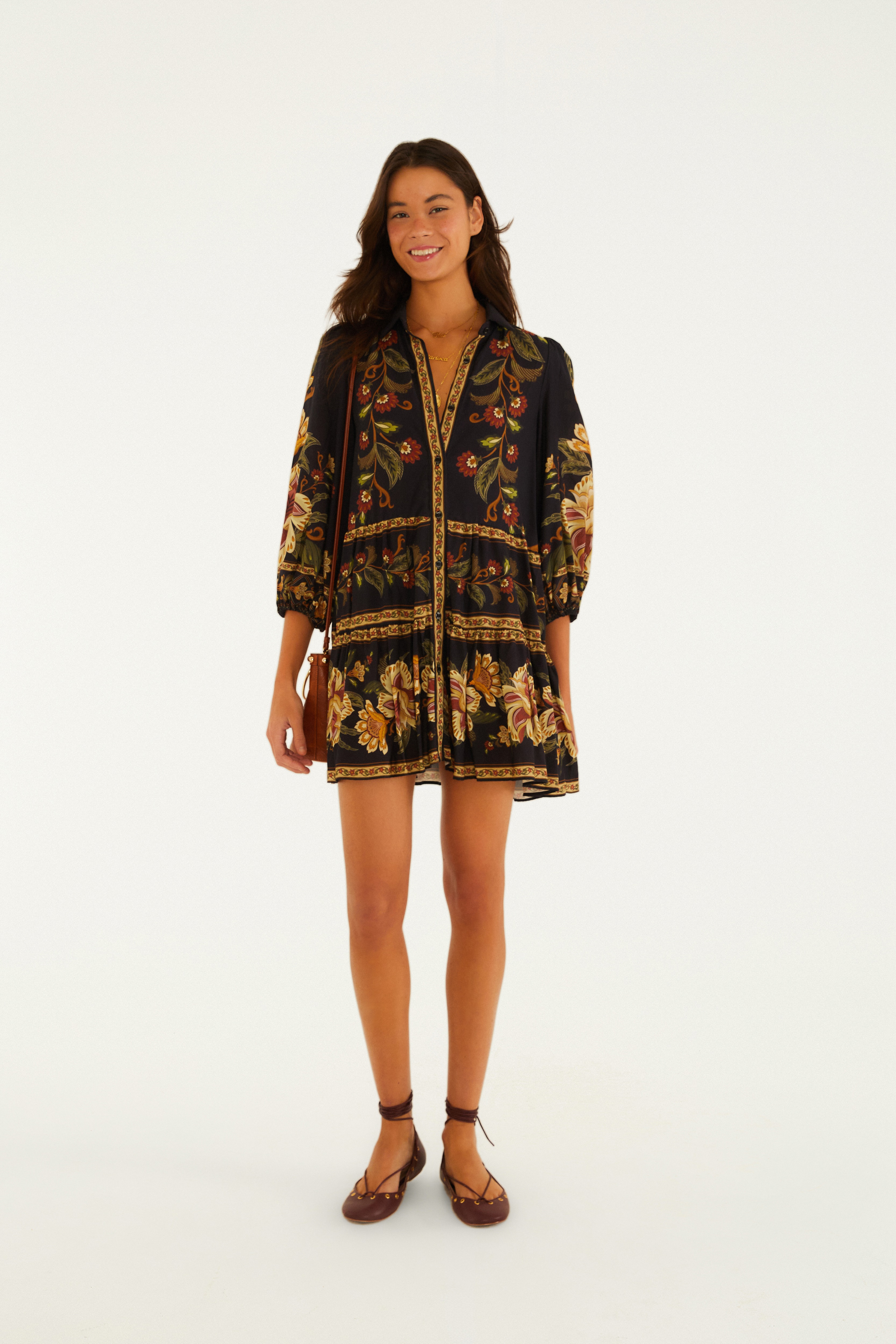 Vestido Curto Manga Estampado Jardim Majestoso