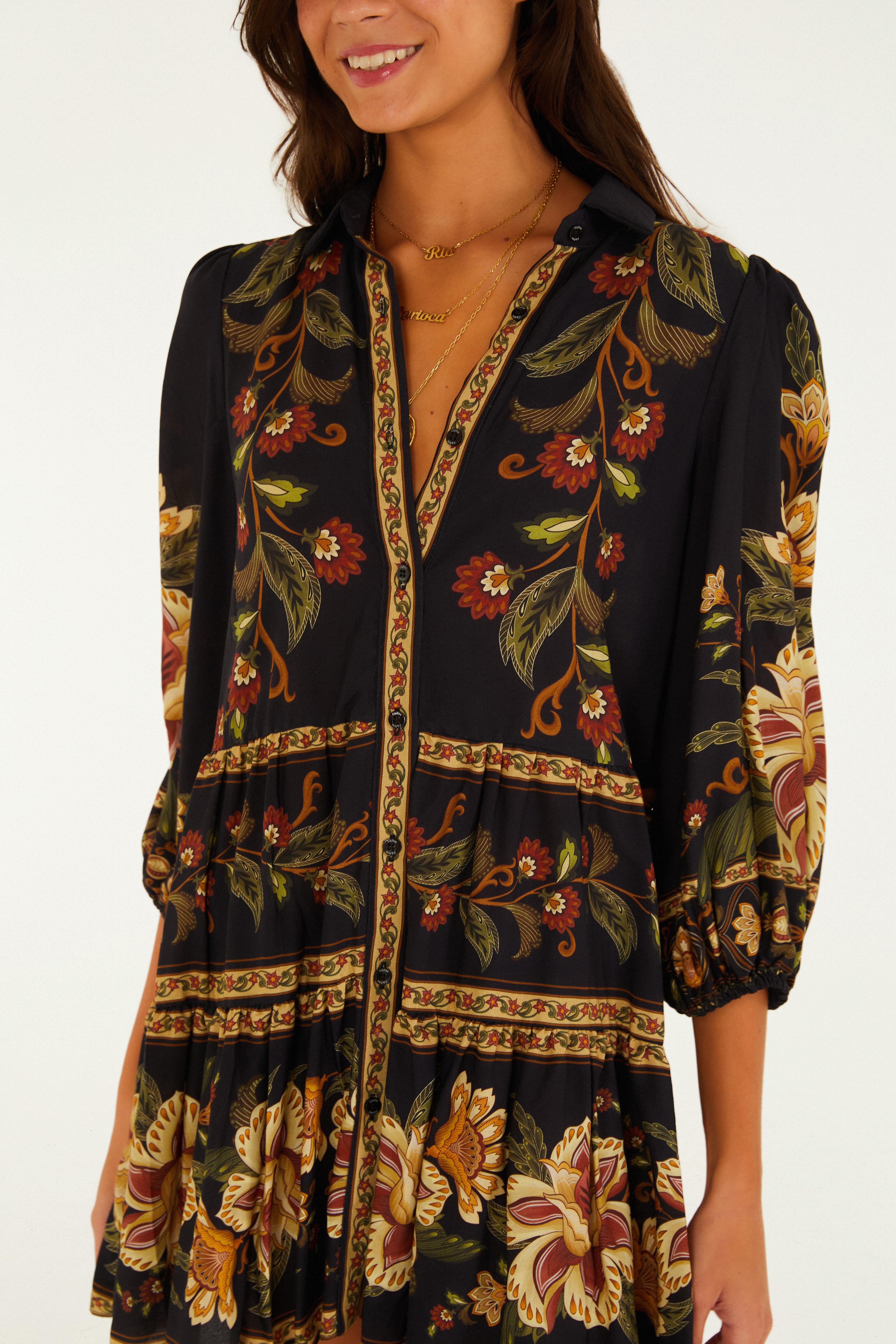 Vestido Curto Manga Estampado Jardim Majestoso