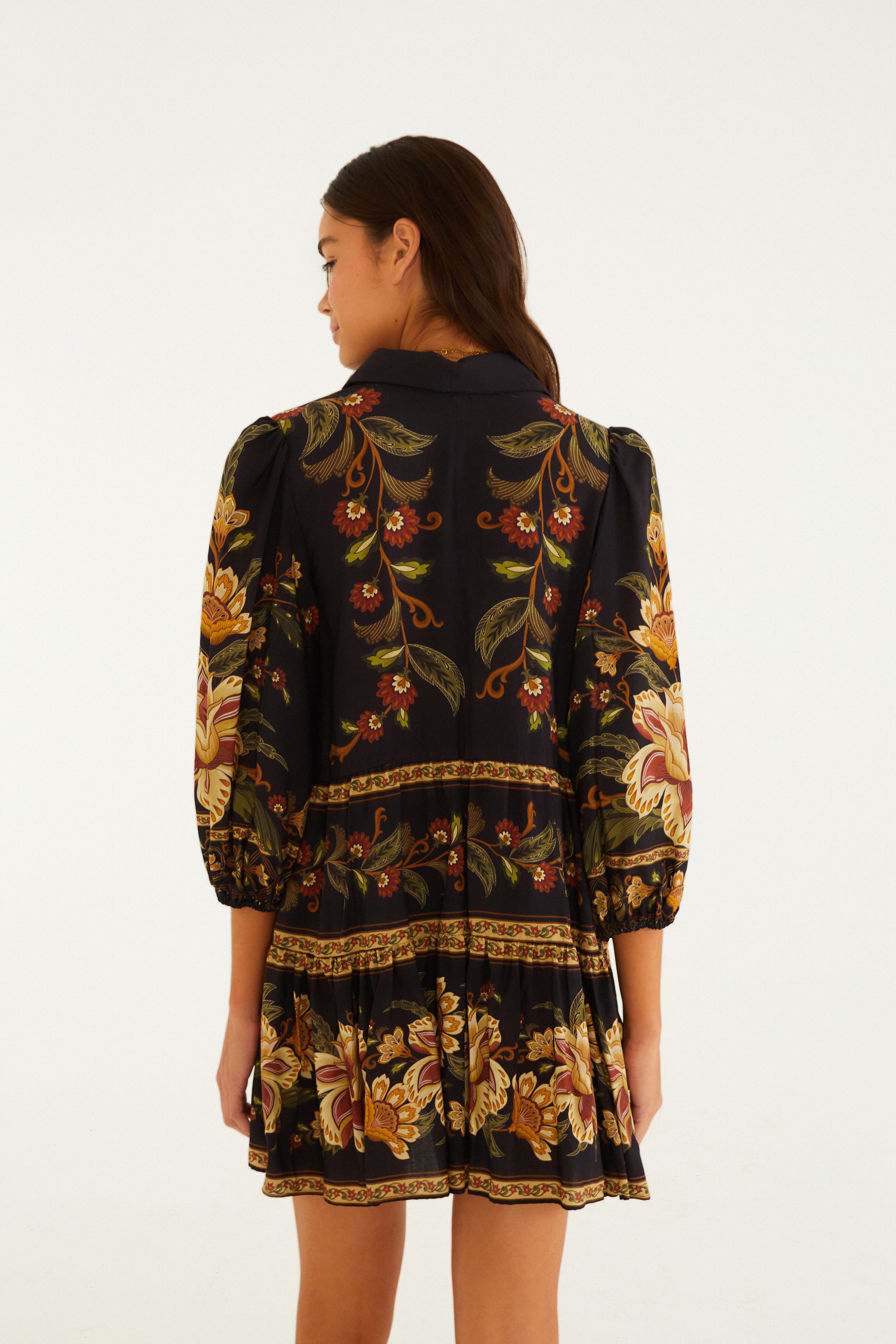 Vestido Curto Manga Estampado Jardim Majestoso