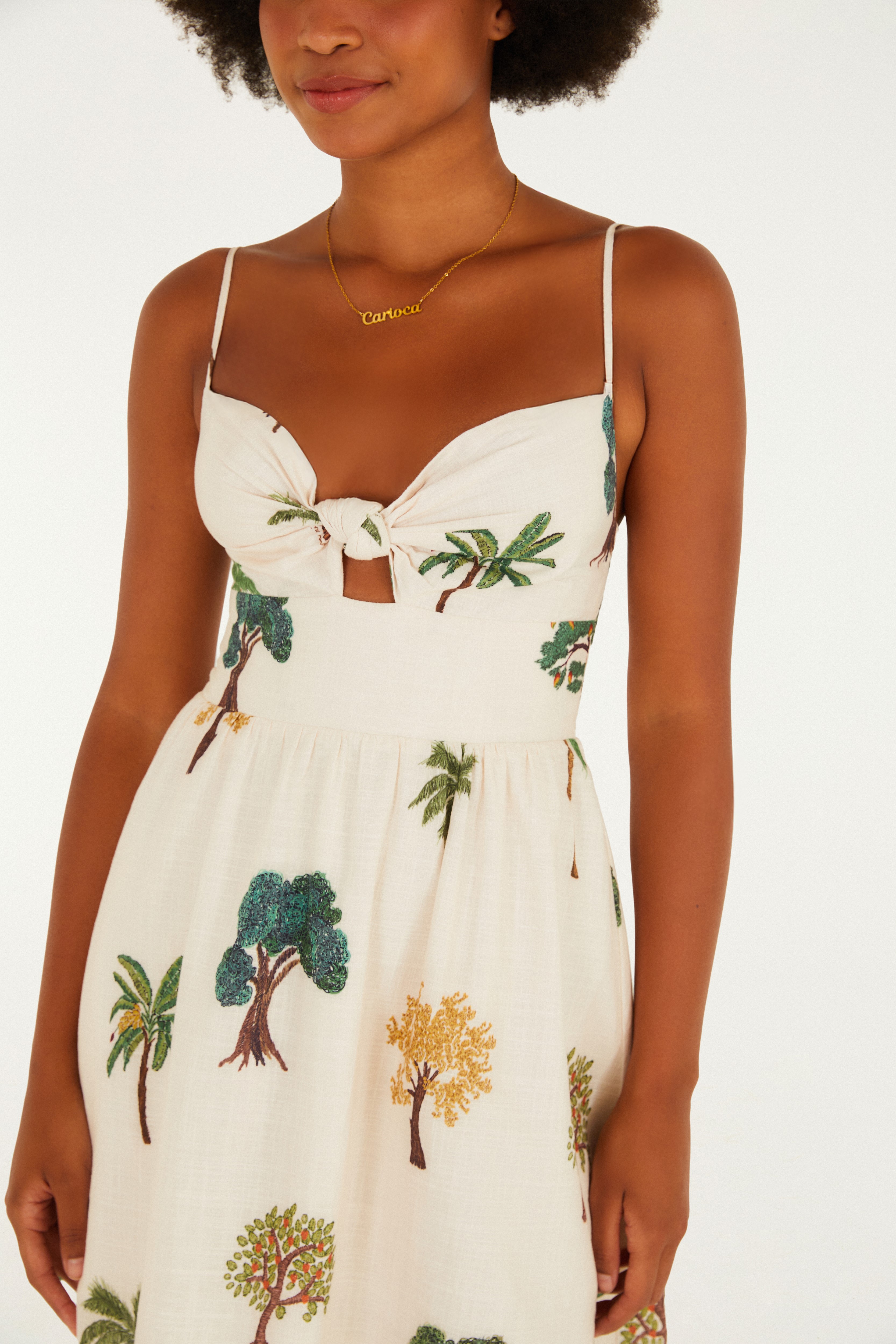 Vestido Curto Estampado Borda Árvore
