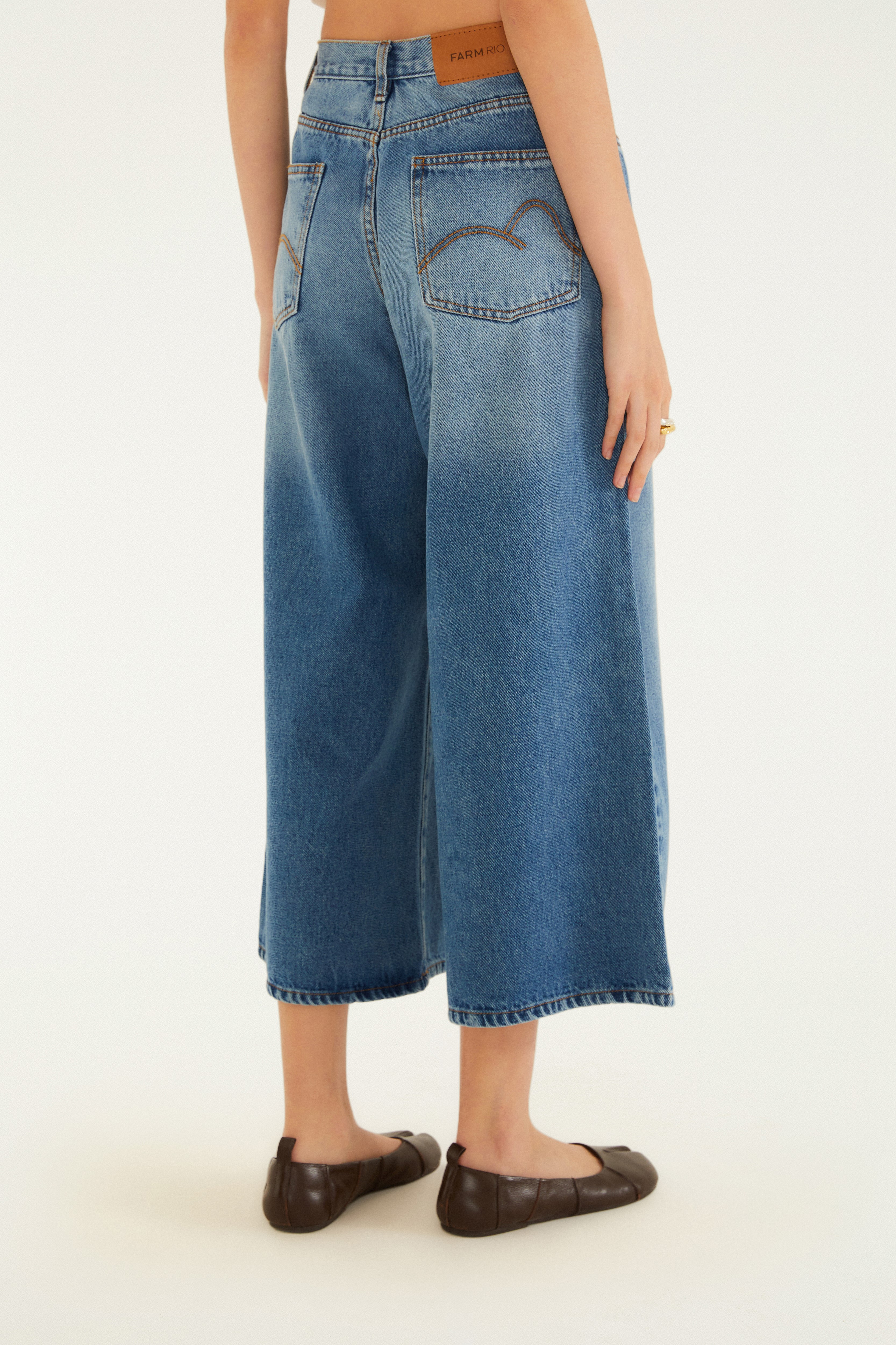 Calça Pantacourt Jeans