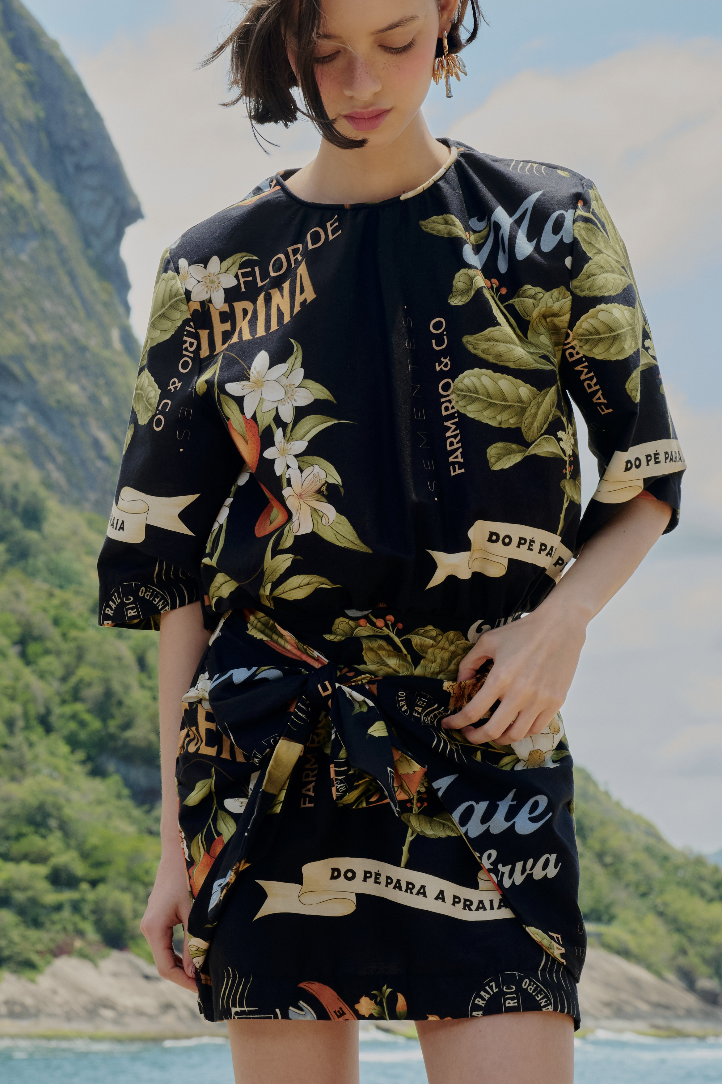 Vestido Curto Estampado Selos Do Brasil